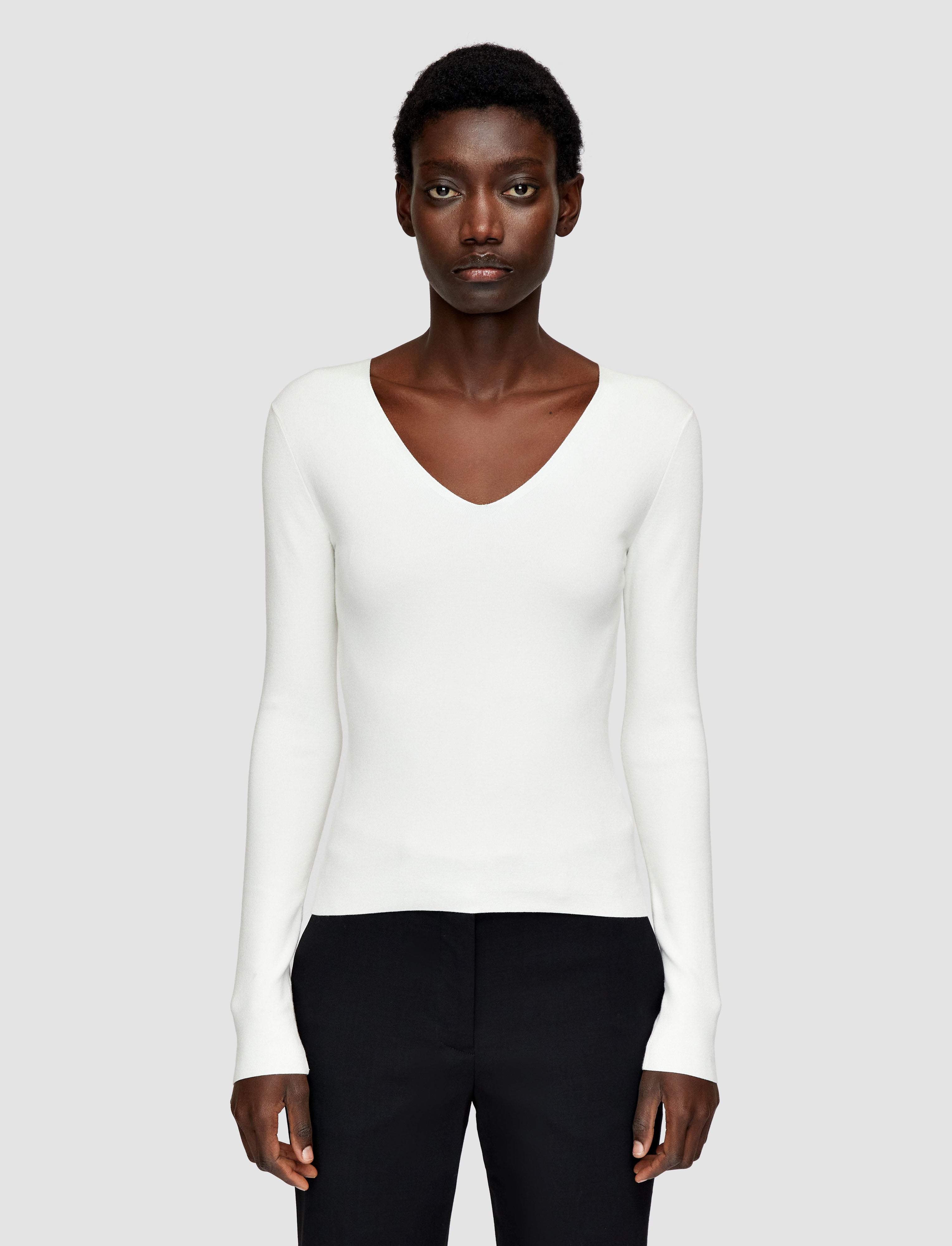 blanc-haut-col-v-en-soie-stretch-JOSEPH