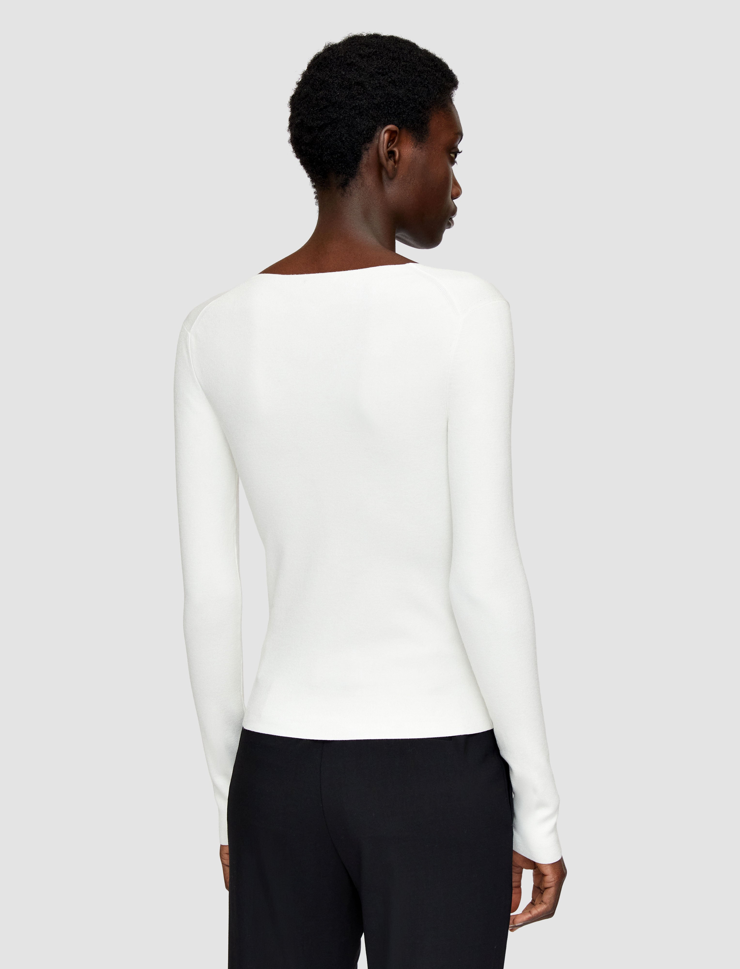 blanc-haut-col-v-en-soie-stretch-JOSEPH