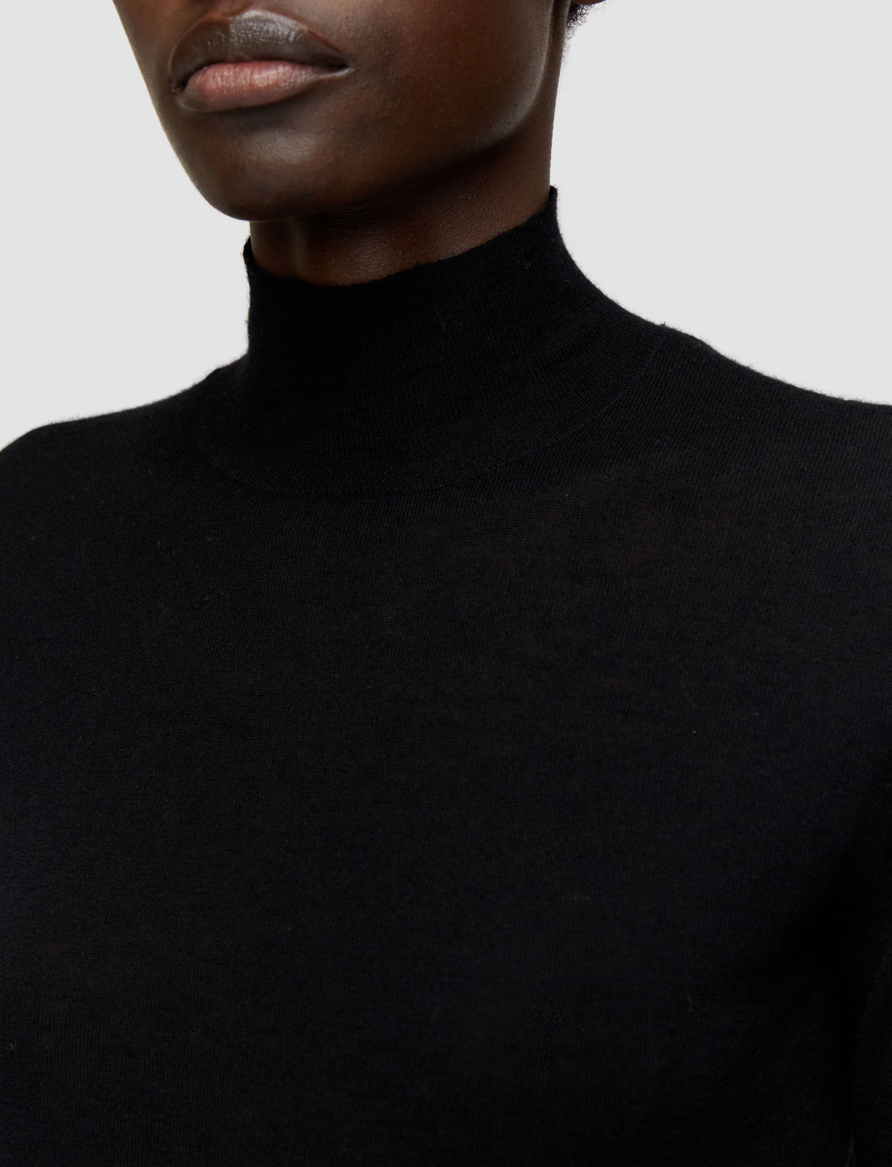 noir-pull-col-montant-en-cashair-JOSEPH