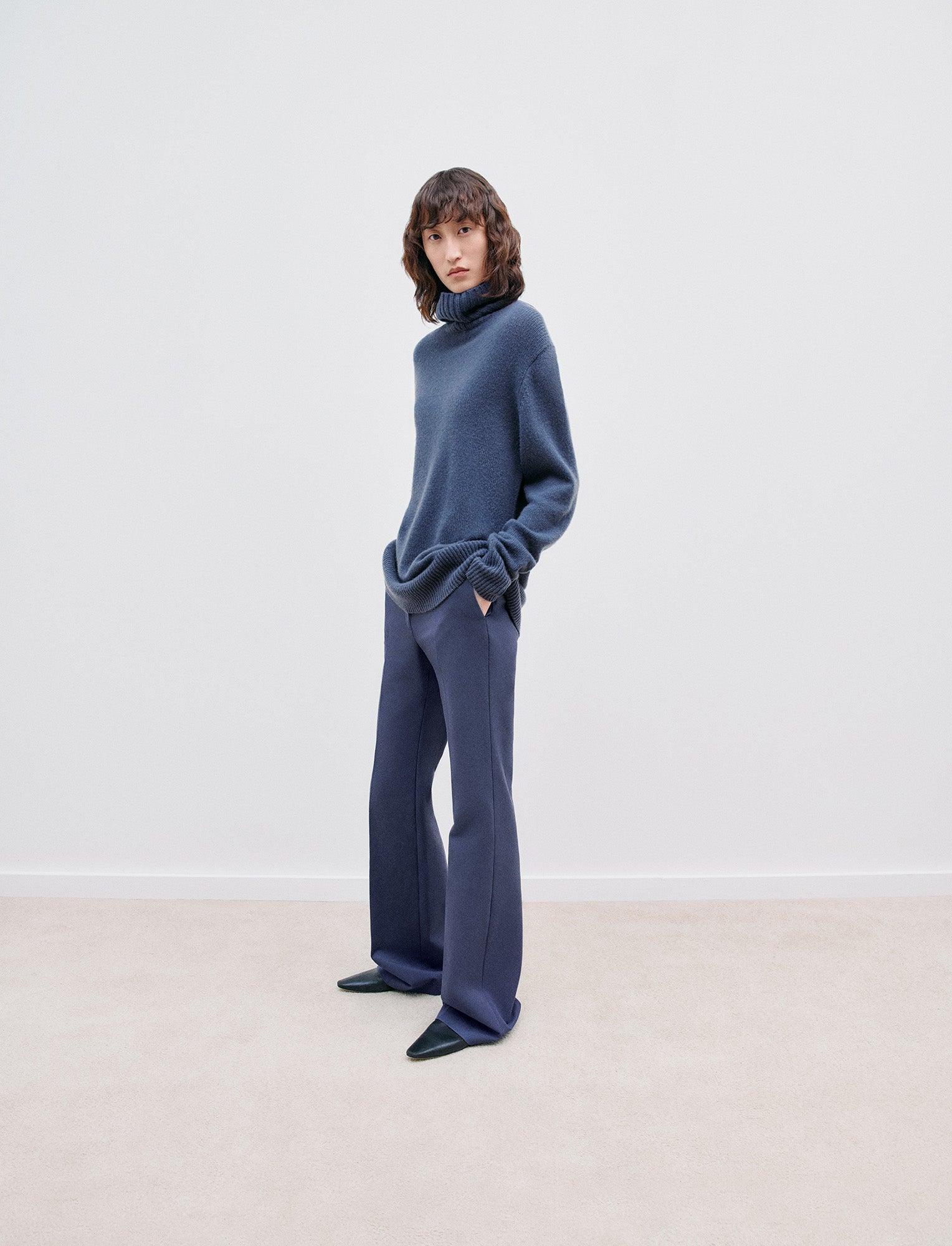 bleu-pull-col-montant-en-cachemire-JOSEPH