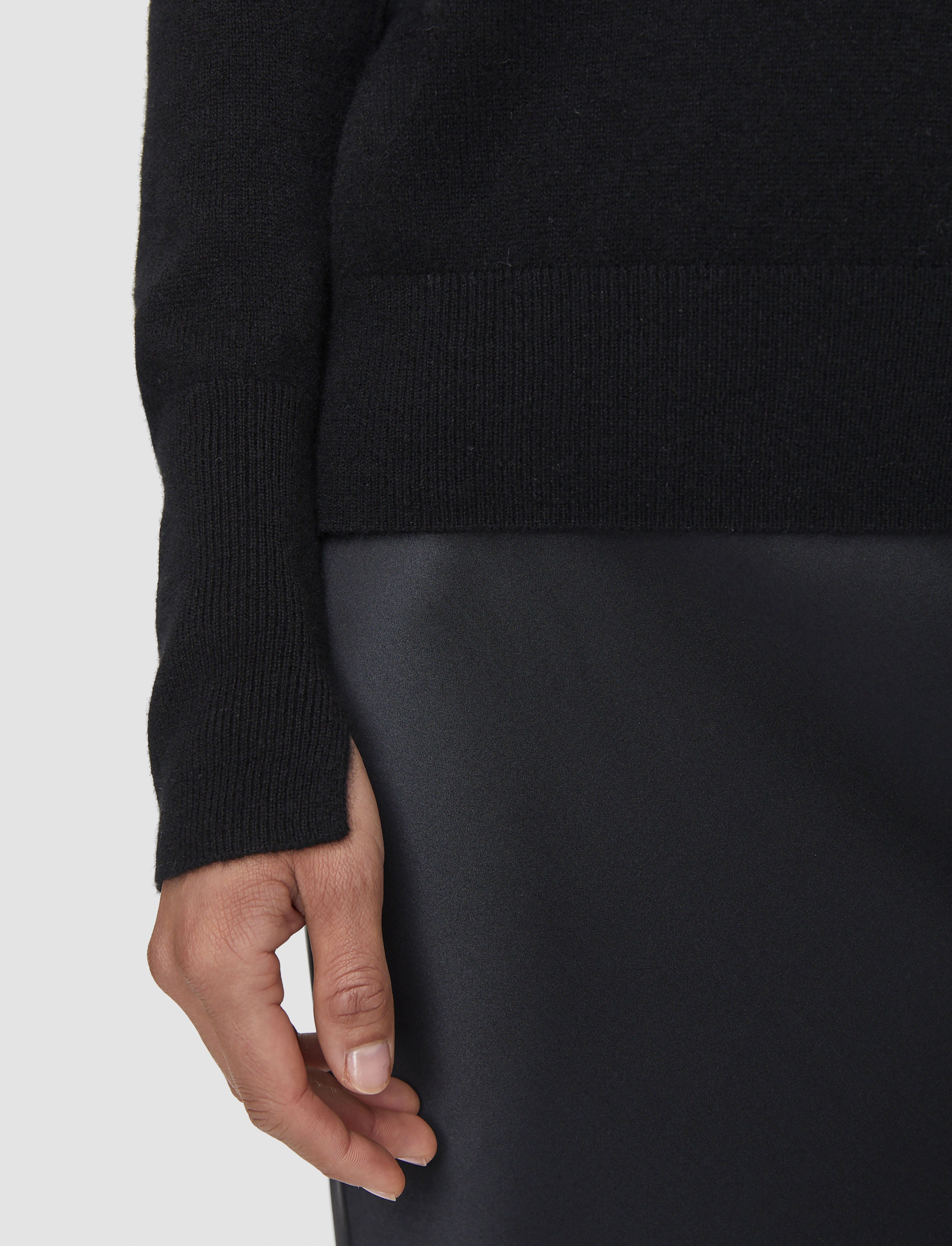 ブラック-light-pure-cashmere-vネックジャンパー-JOSEPH