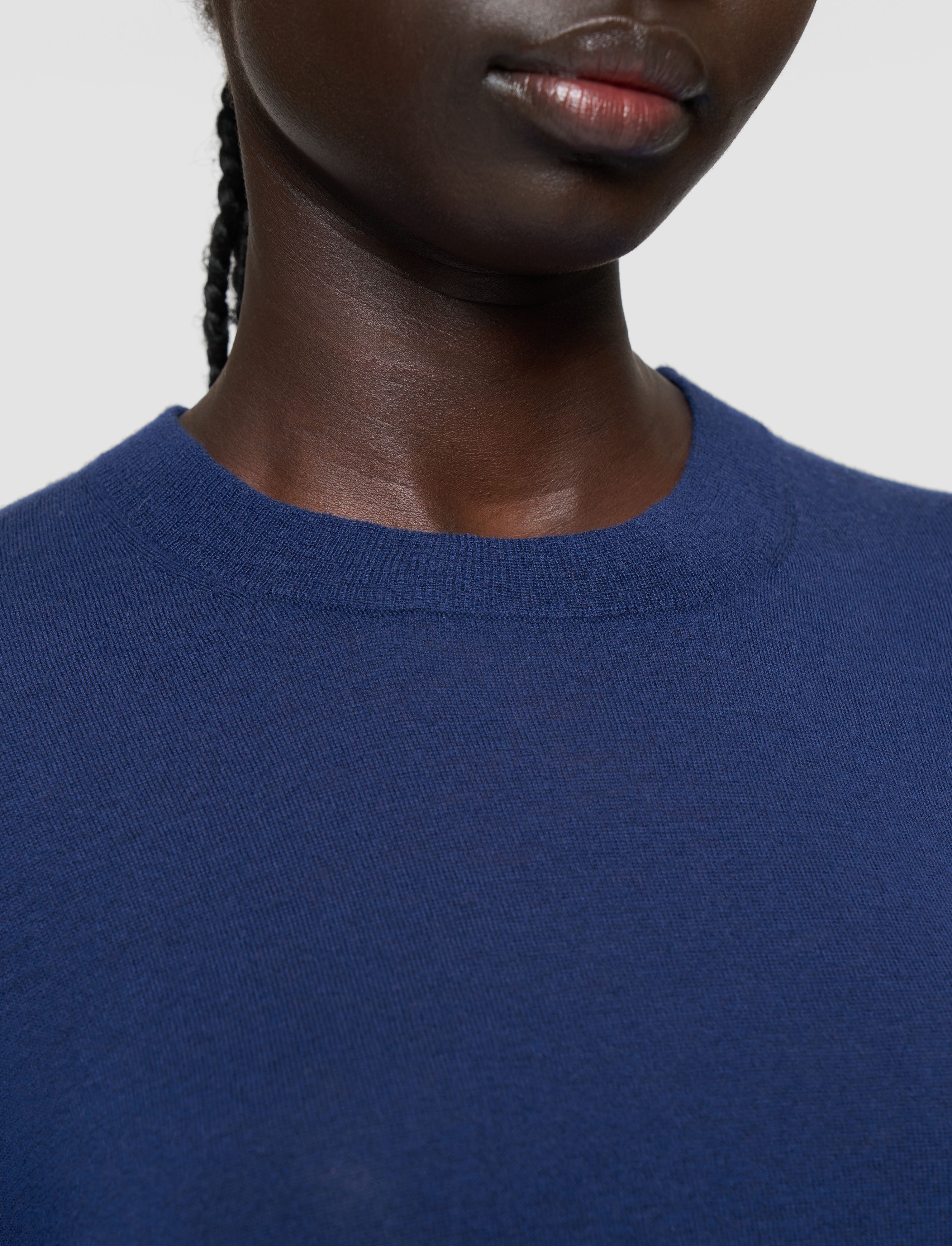 bleu-pull-col-rond-en-cashair-JOSEPH