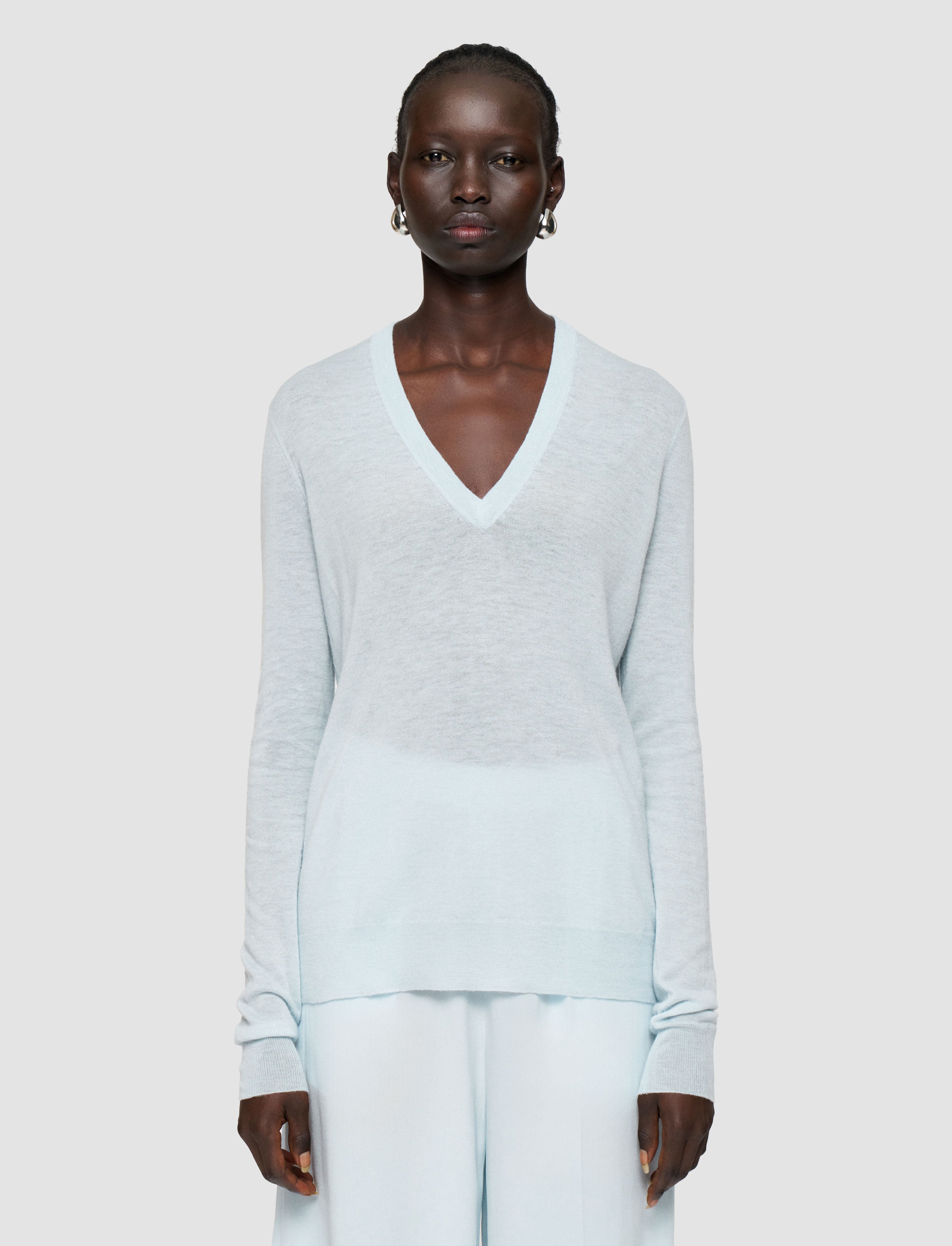 bleu-pull-col-v-en-cashair-JOSEPH