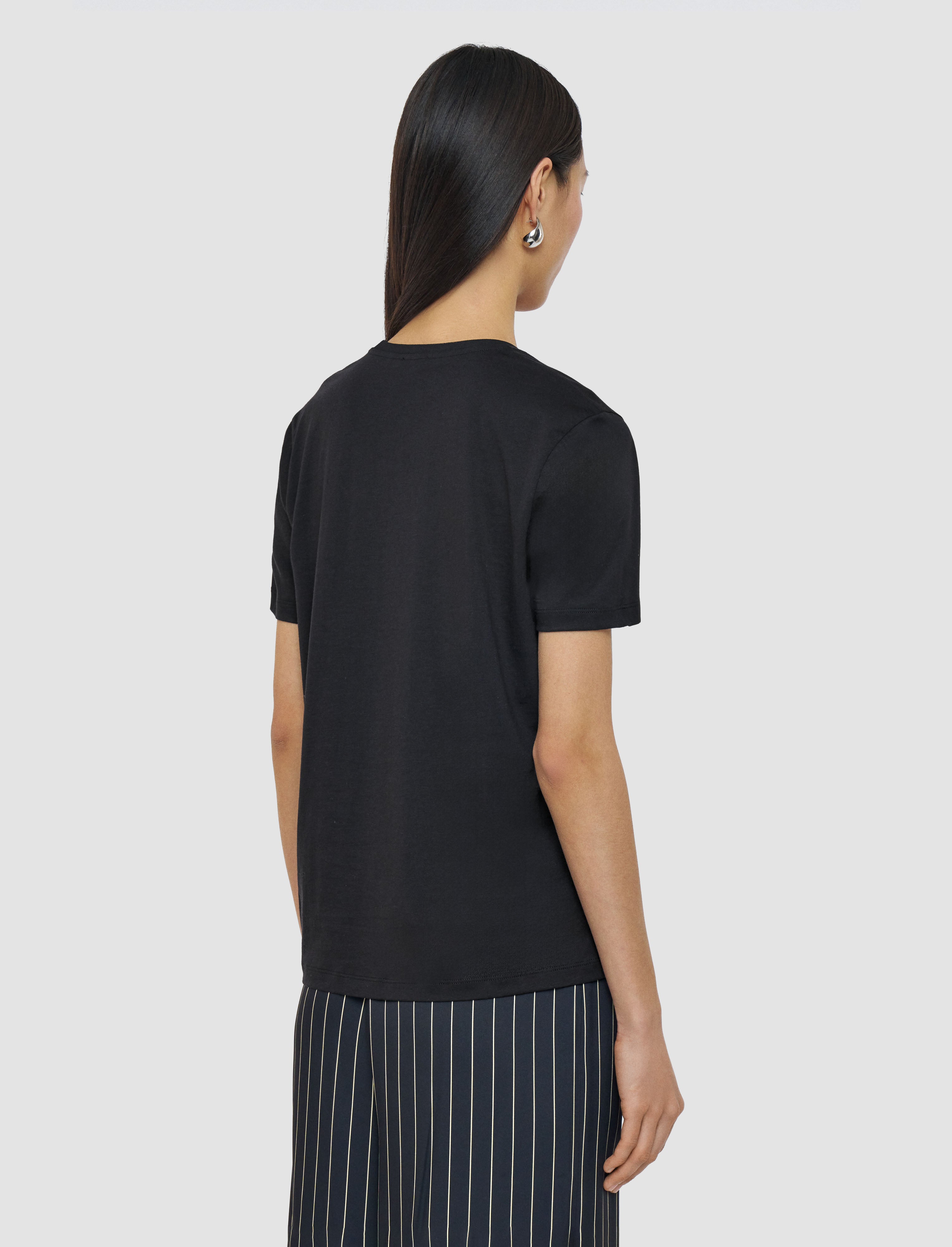 noir-t-shirt-en-jersey-de-coton-et-soie-JOSEPH