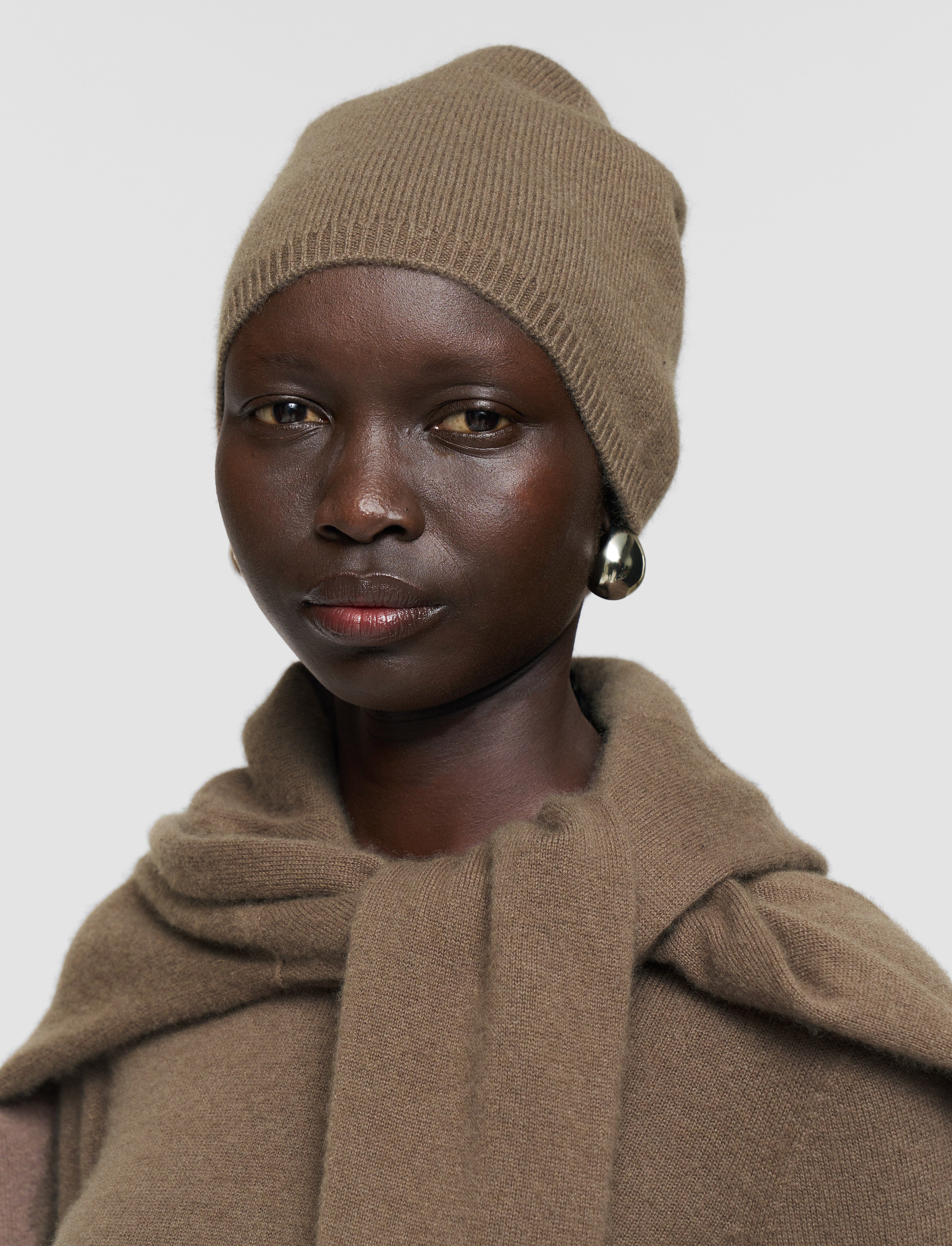 marron-bonnet-en-pur-cachemire-leger-JOSEPH