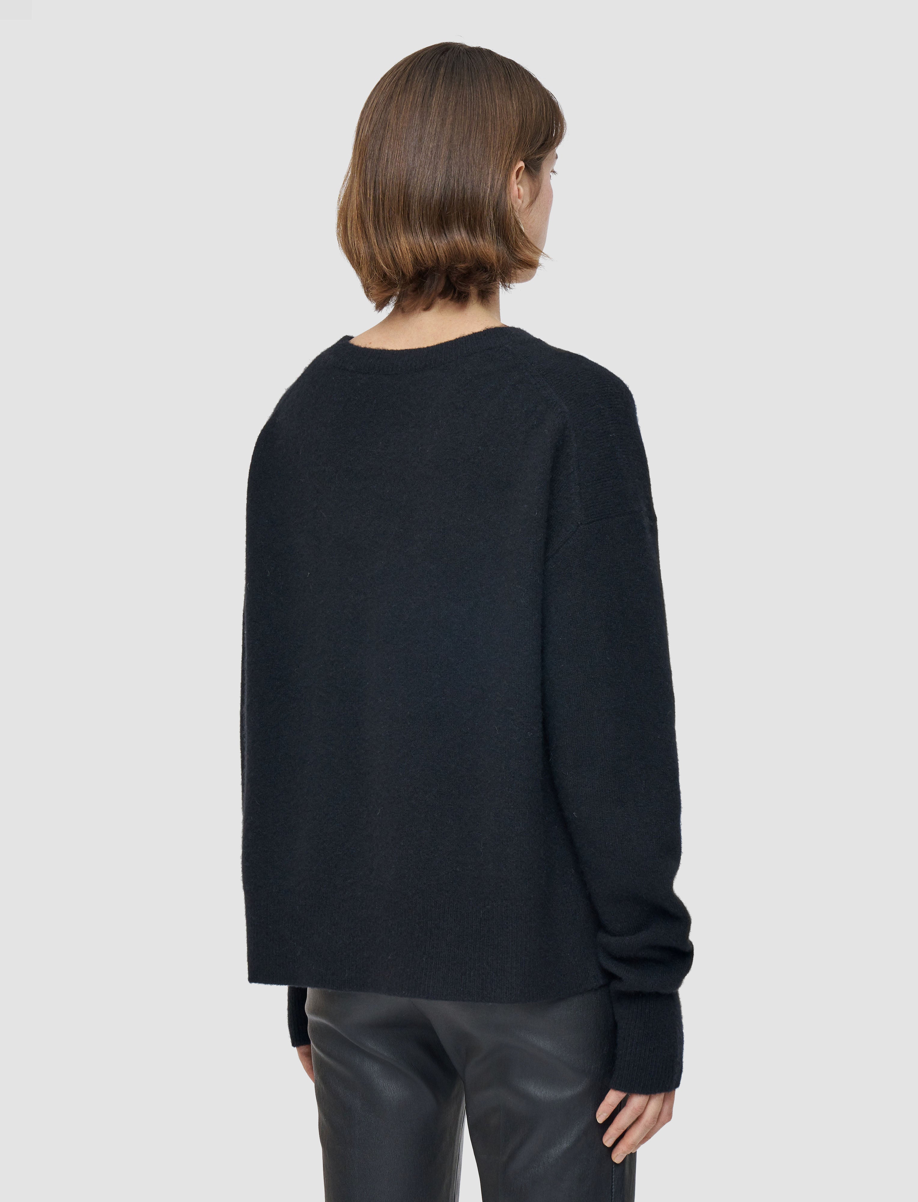ブラック-brushed-cashmere-ラウンドネックジャンパー-JOSEPH