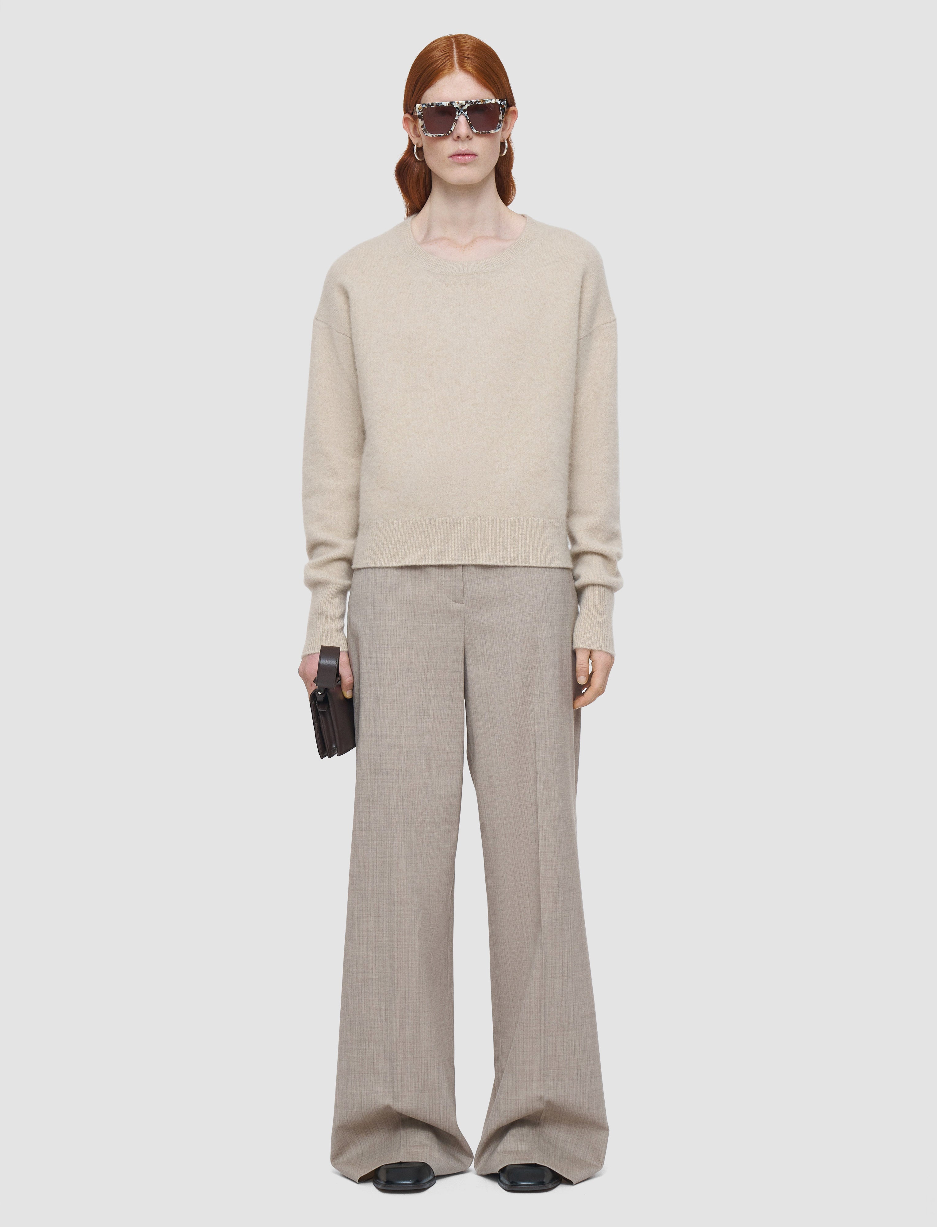 beige-pull-col-rond-en-cachemire-brosse-JOSEPH
