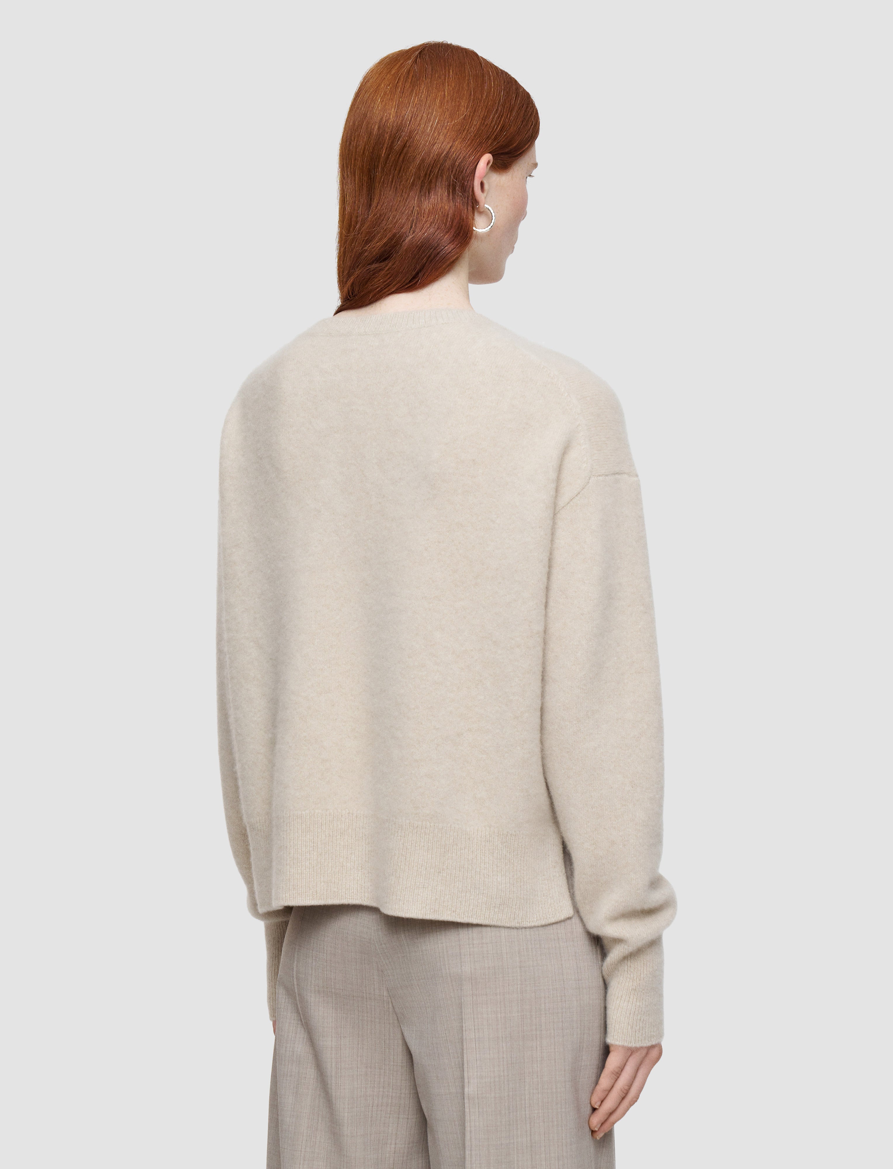 beige-pull-col-rond-en-cachemire-brosse-JOSEPH