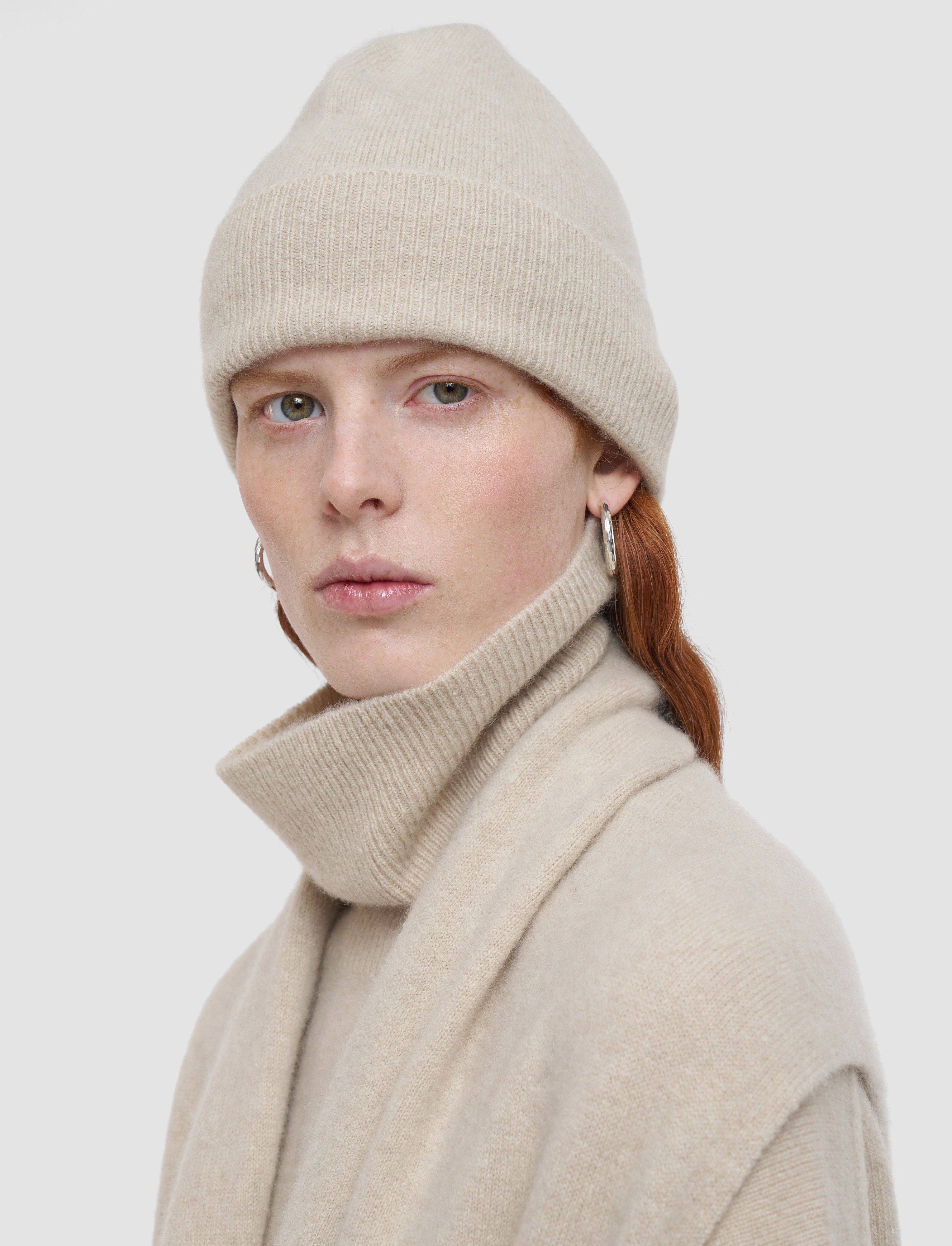 beige-bonnet-en-cachemire-brosse-JOSEPH