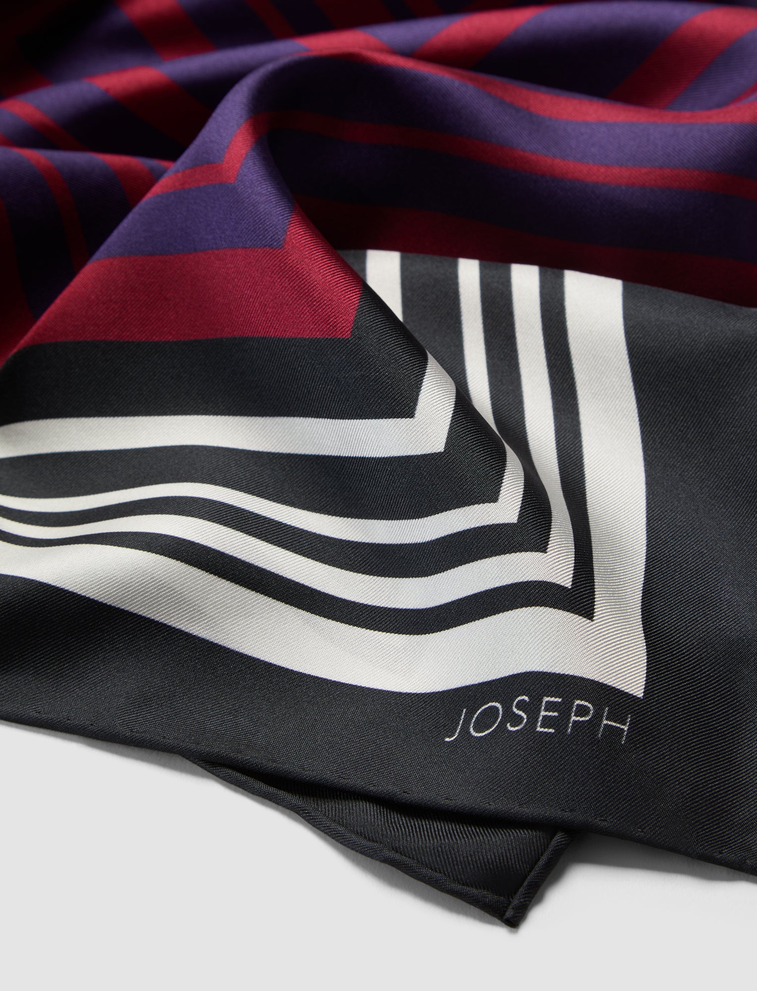multicolore-foulard-chilie-en-soie-JOSEPH