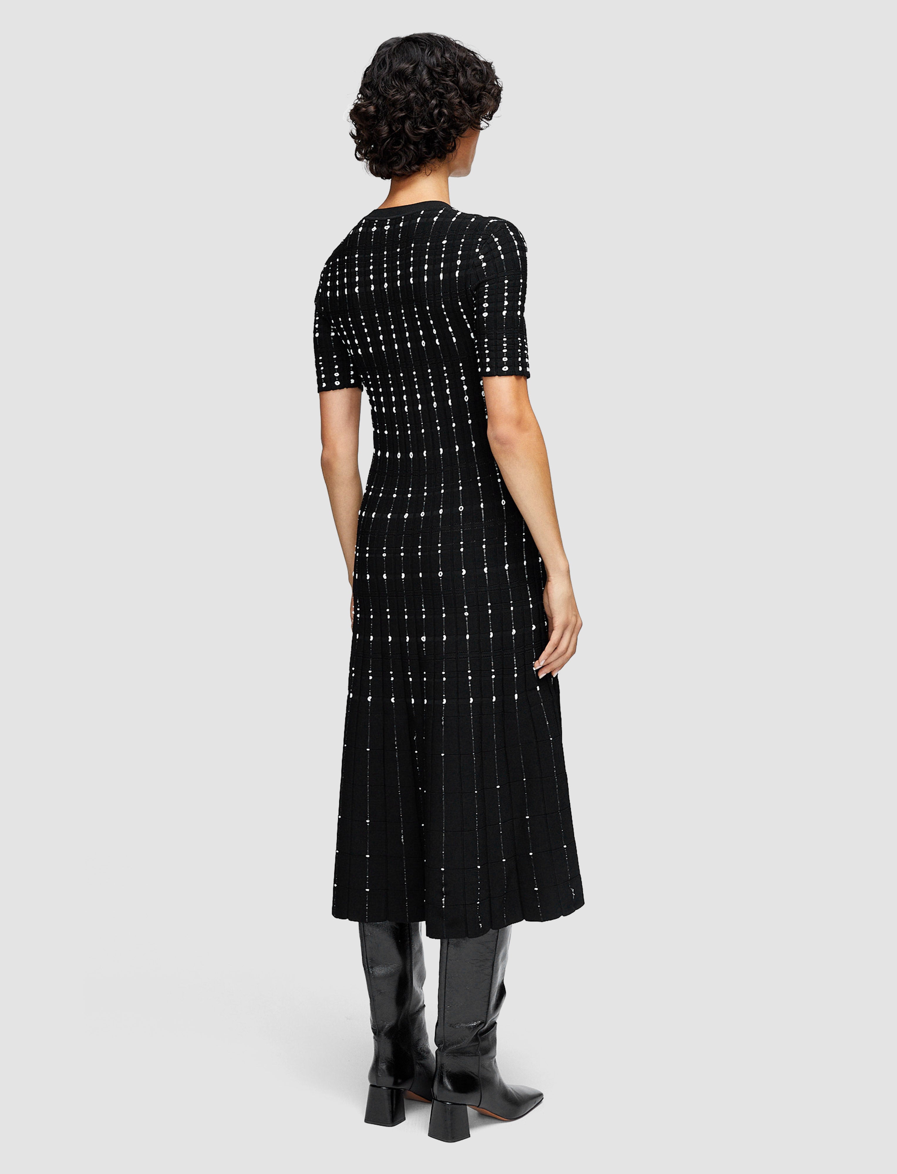 noir-robe-a-rayures-discontinues-JOSEPH
