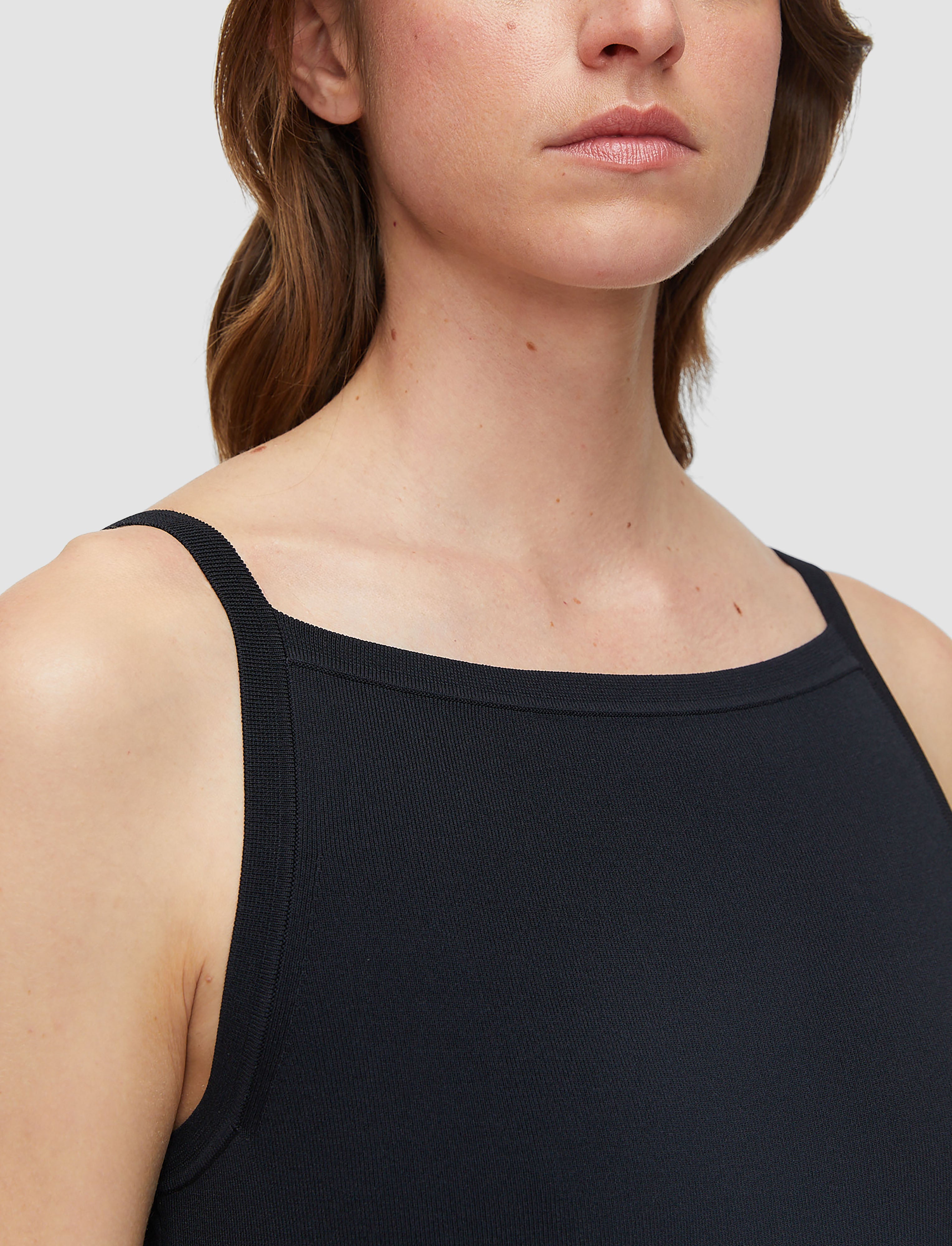 noir-robe-en-maille-de-viscose-stretch-JOSEPH