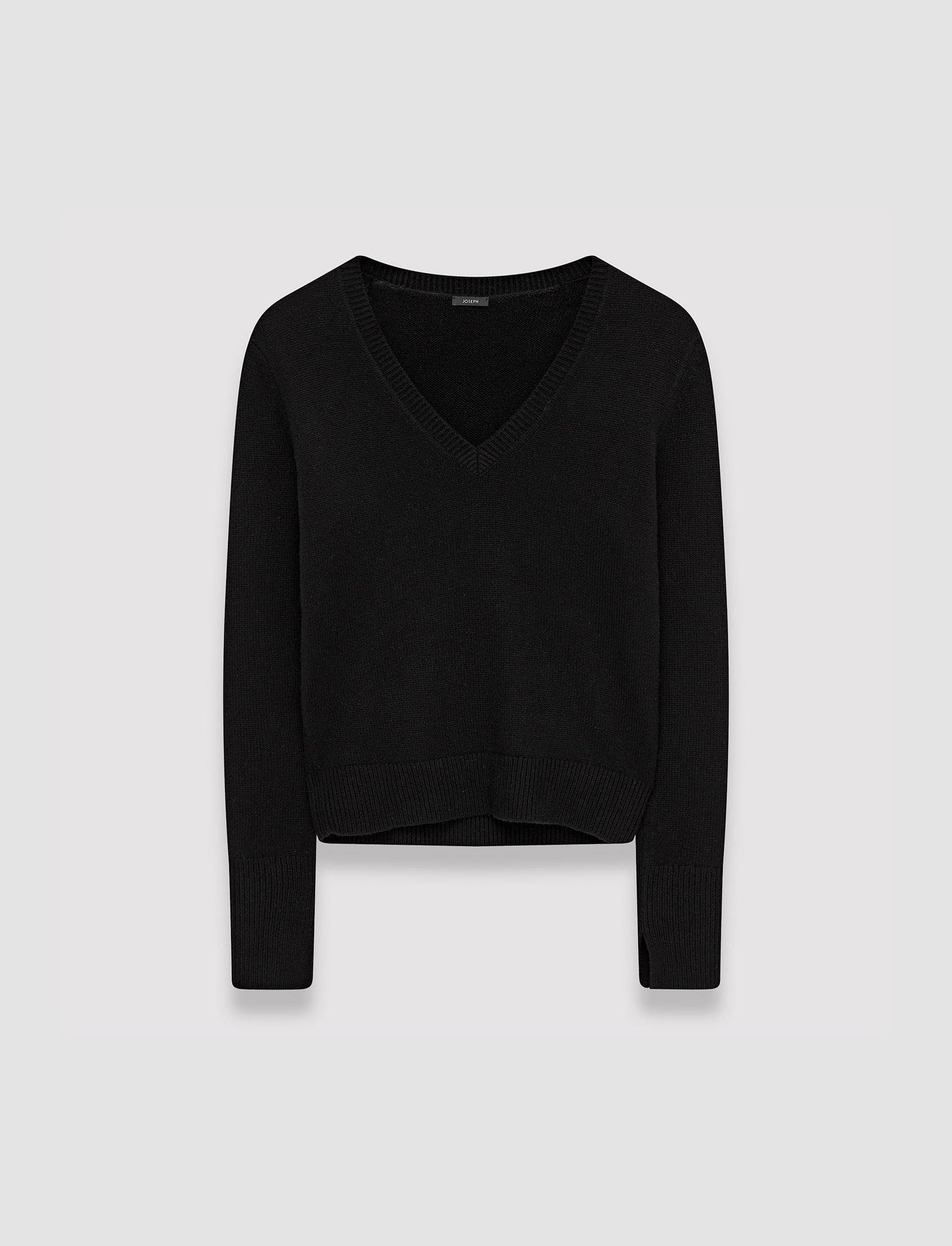 noir-pull-col-v-en-pur-cachemire-JOSEPH