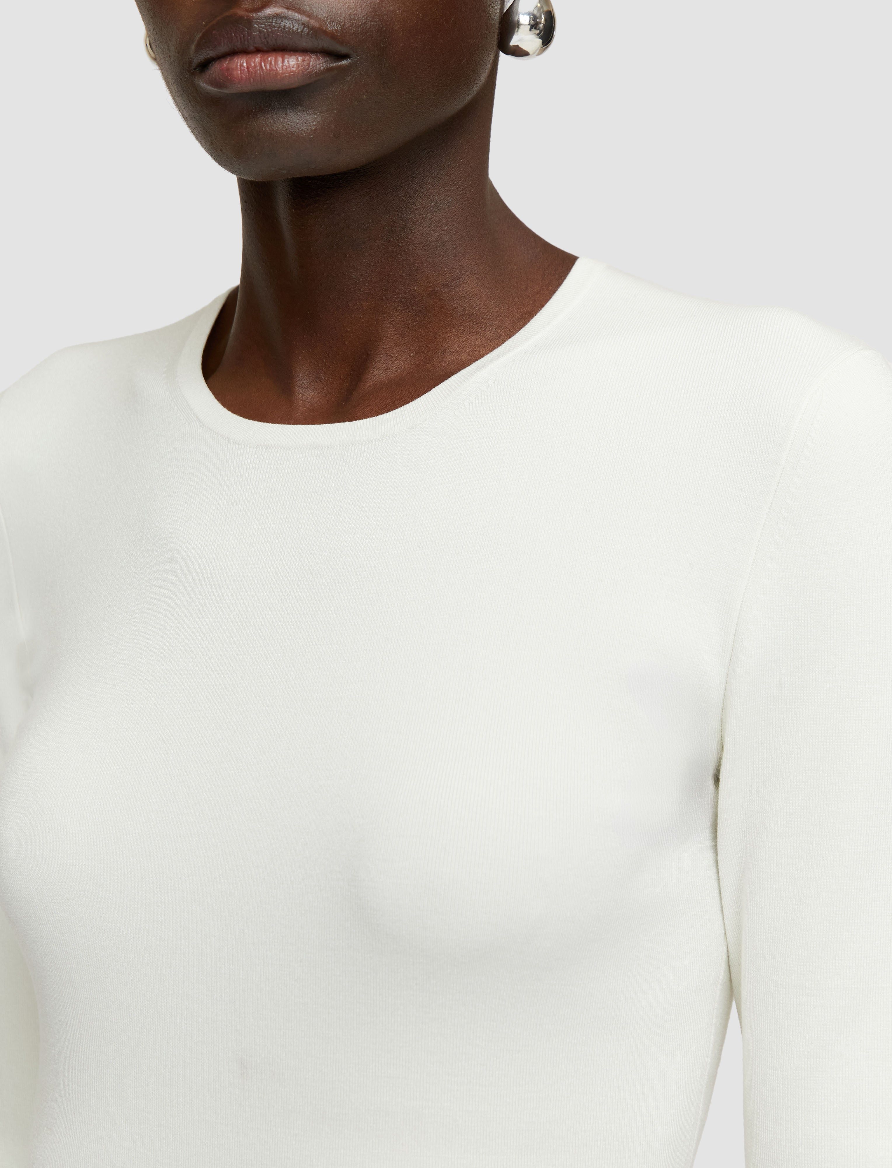 blanc-pull-en-soie-stretch-JOSEPH