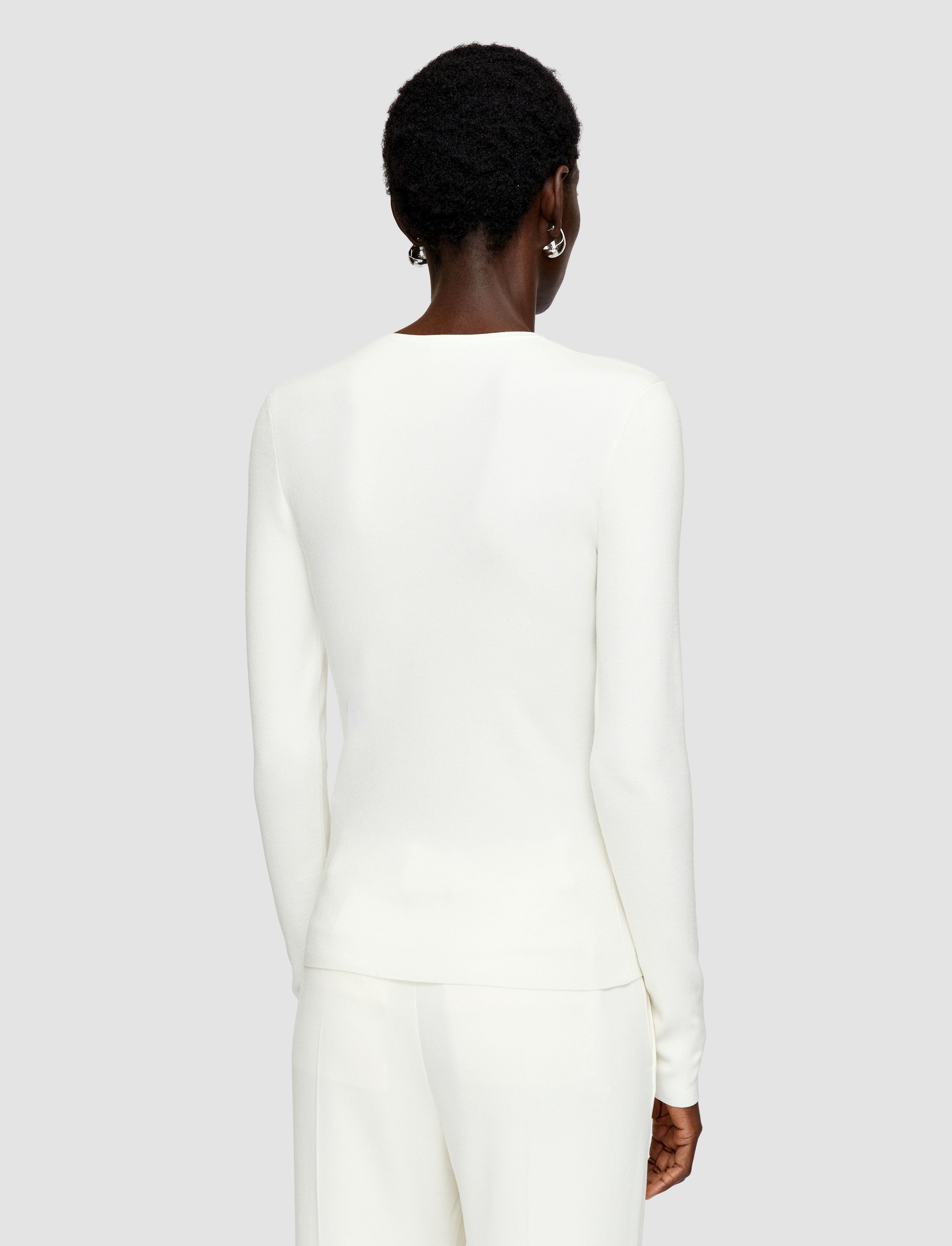 blanc-pull-en-soie-stretch-JOSEPH