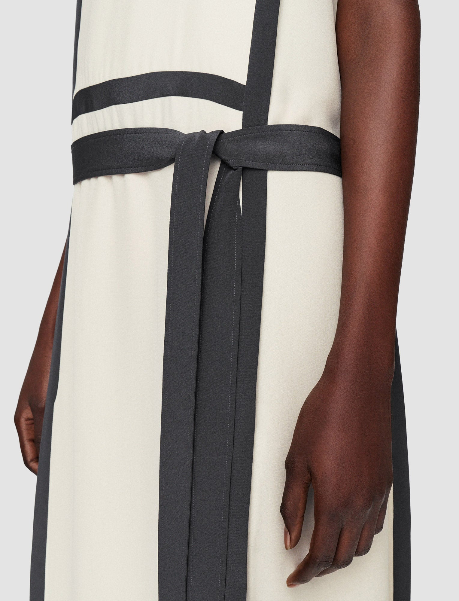 ホワイト-heavy-silk-crepe-animation-muguet-ドレス-JOSEPH