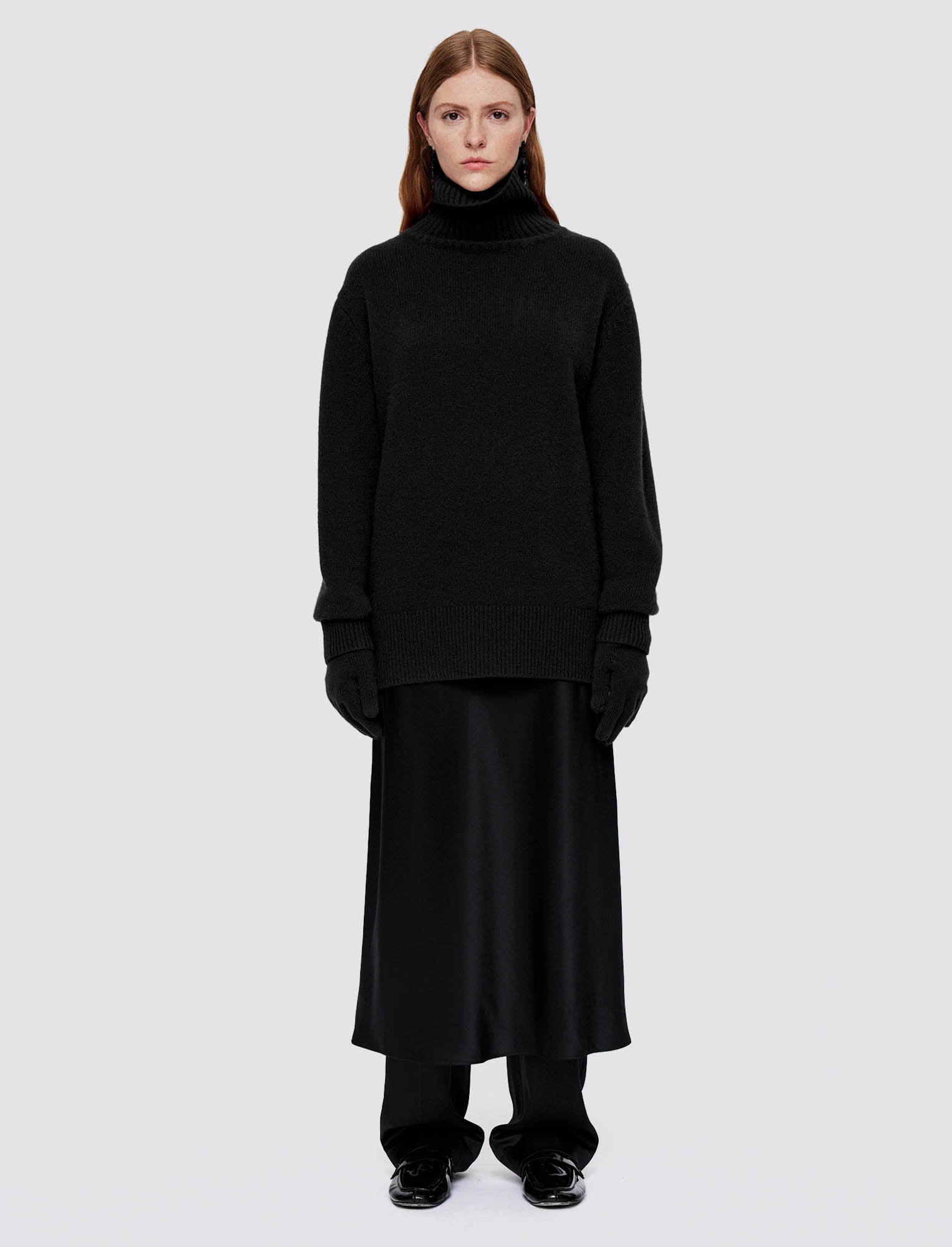 black-luxe-cashmere-gloves-JOSEPH