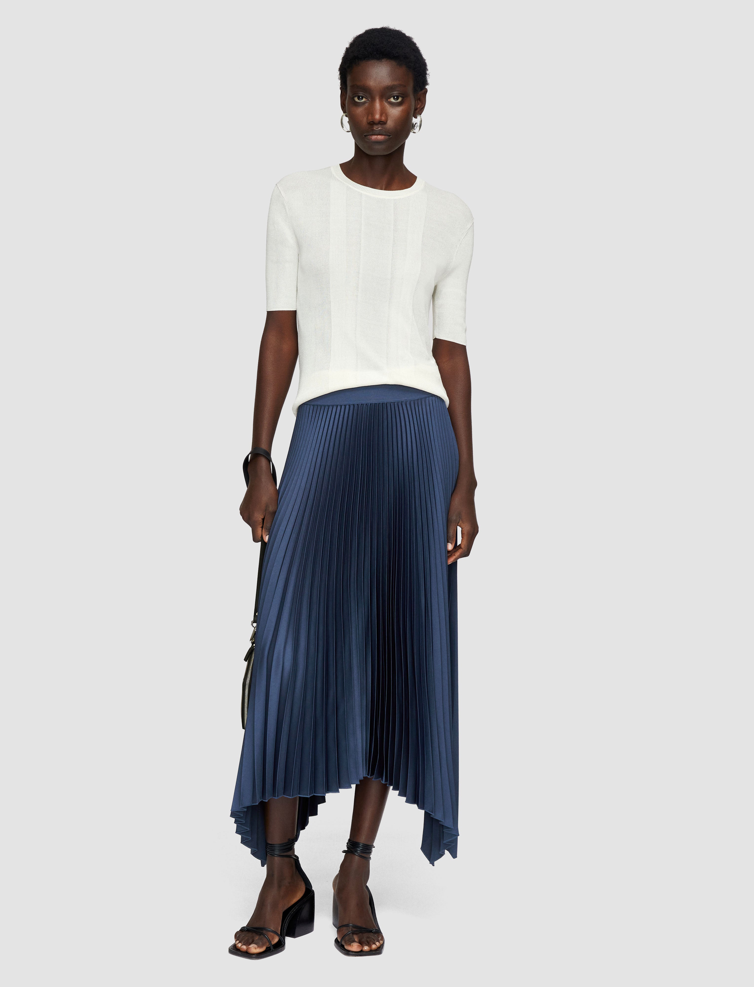 bleu-jupe-ade-en-maille-plissee-JOSEPH