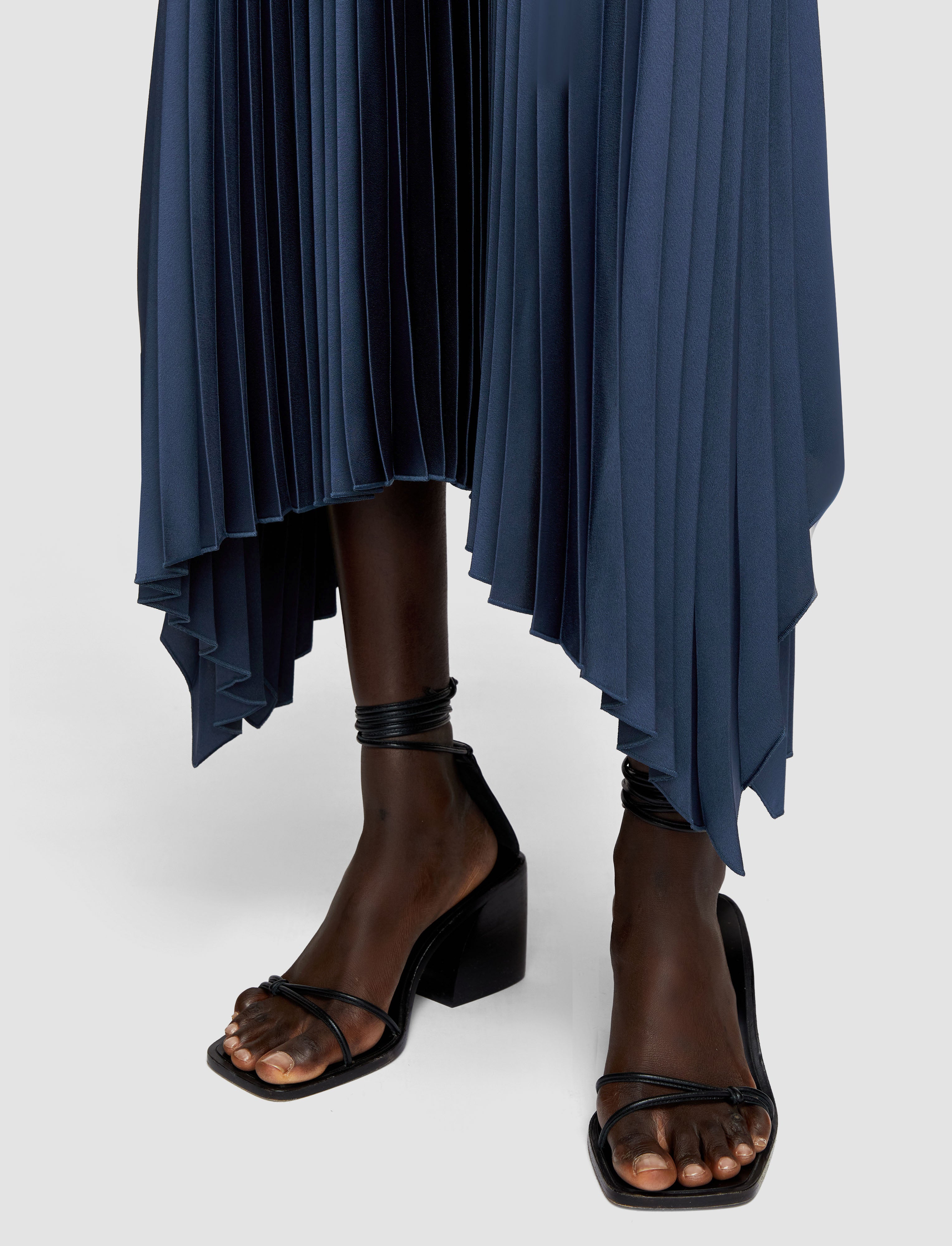 bleu-jupe-ade-en-maille-plissee-JOSEPH