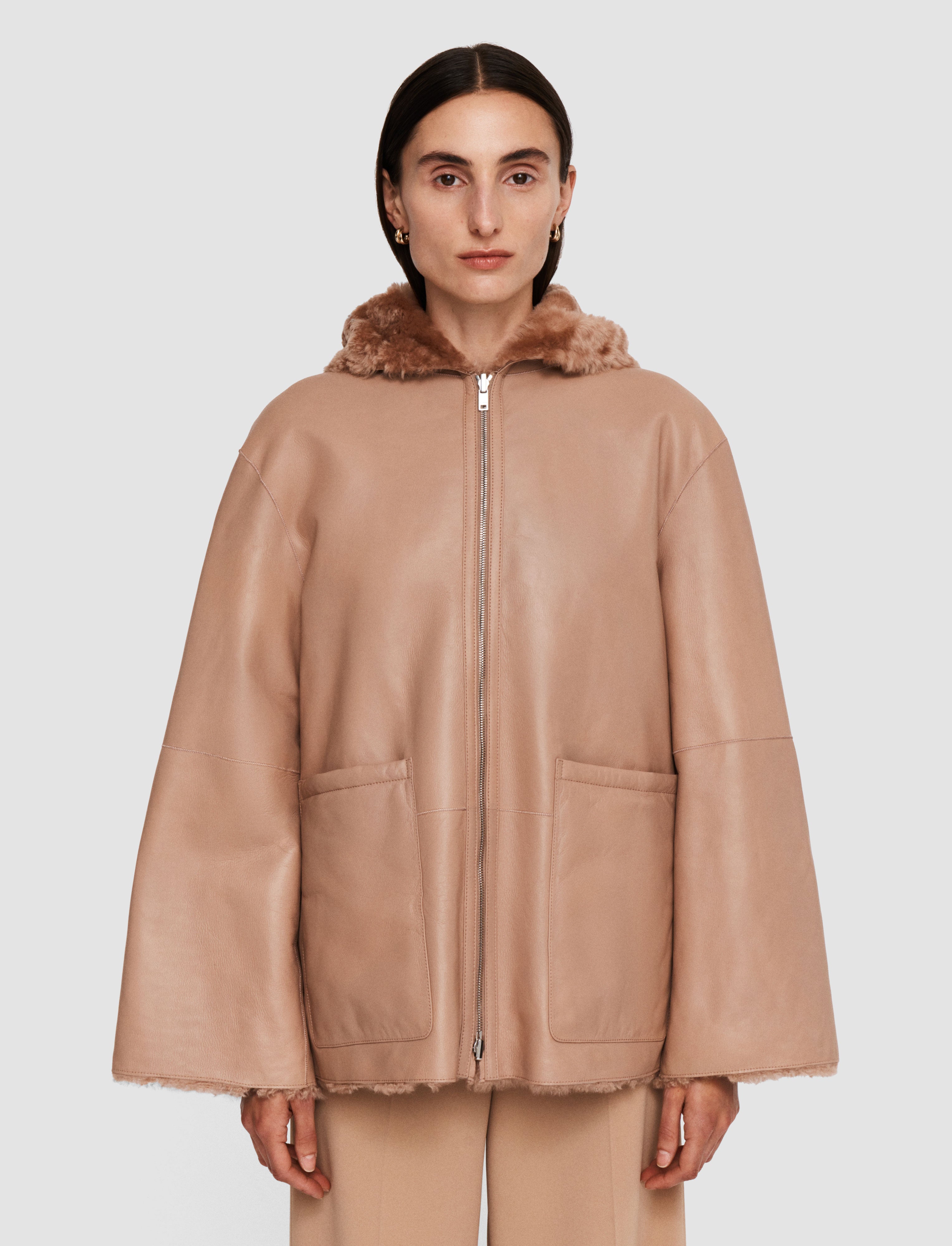 ベージュ-cosser-reversible-shearling-コート-JOSEPH