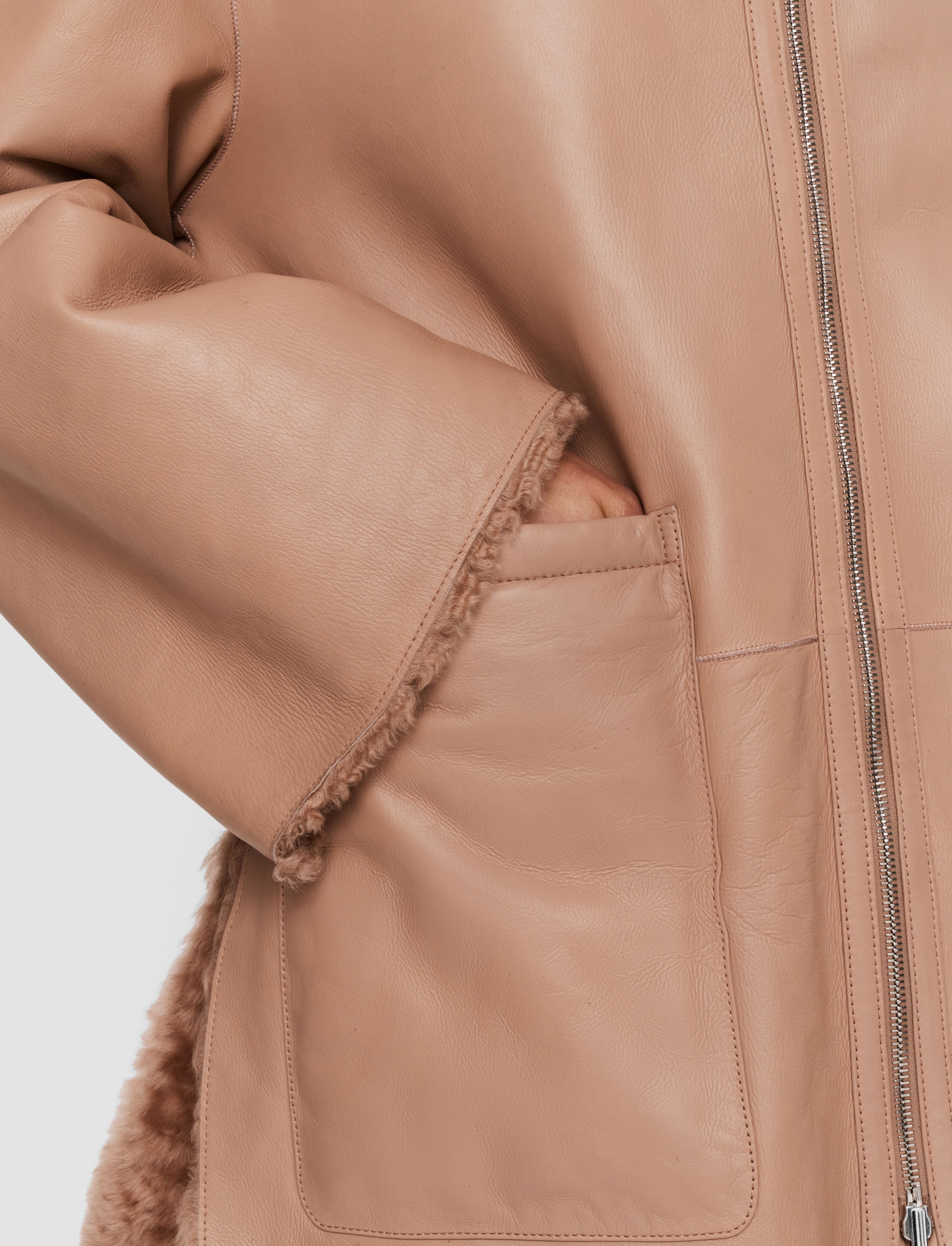 ベージュ-cosser-reversible-shearling-コート-JOSEPH