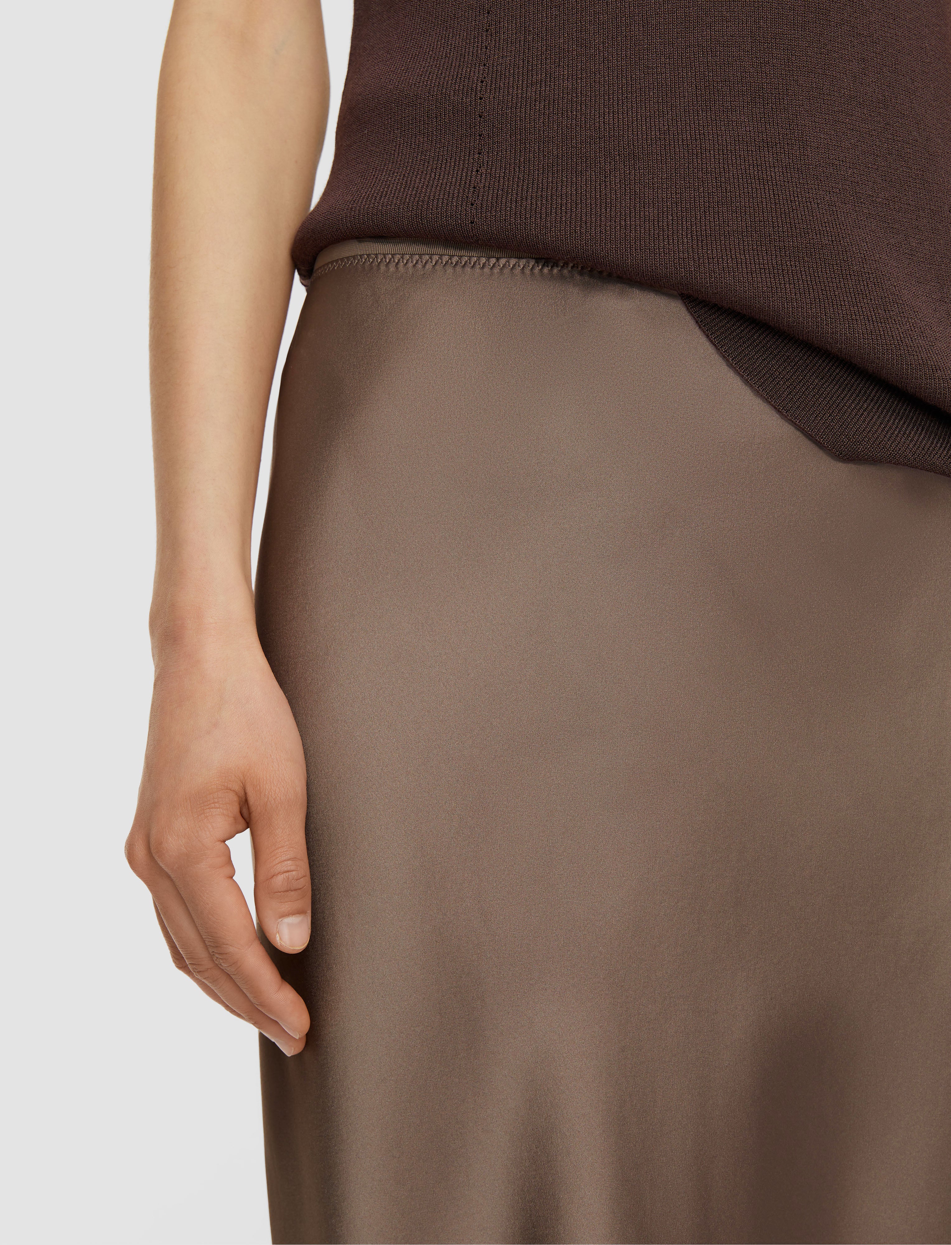 gris-jupe-isaak-en-satin-de-soie-JOSEPH