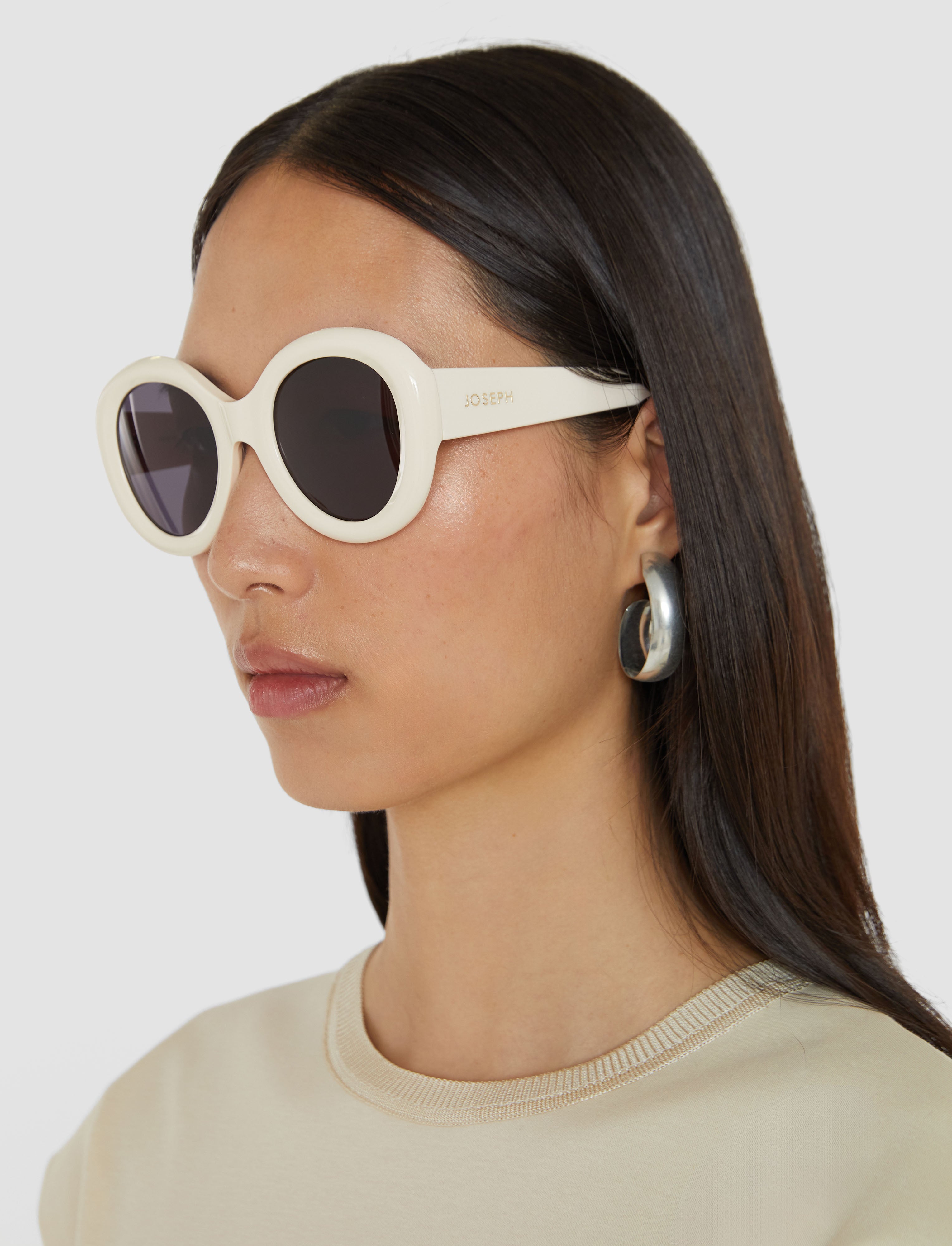 blanc-lunettes-de-soleil-rondes-JOSEPH