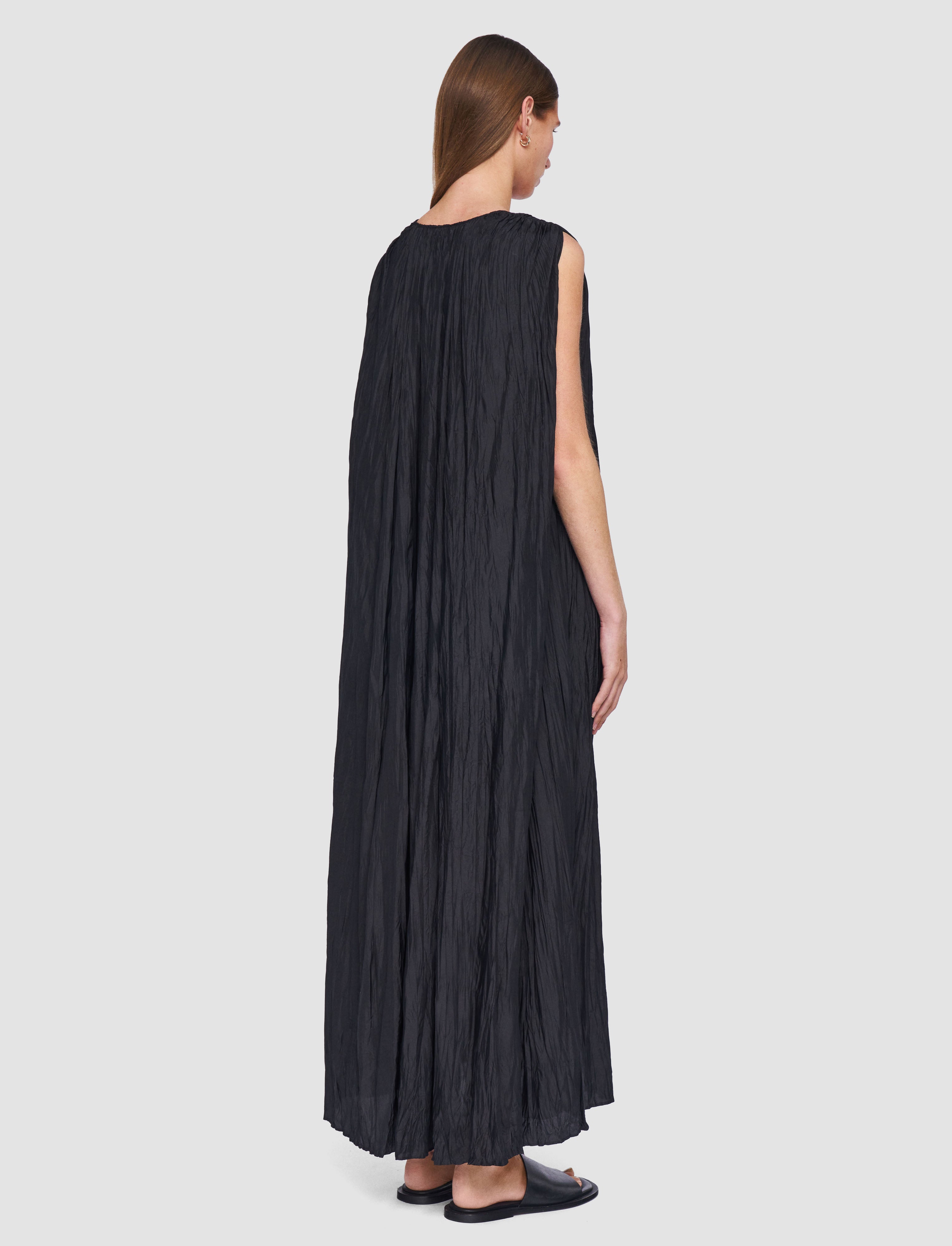 noir-robe-martini-en-soie-habotai-JOSEPH