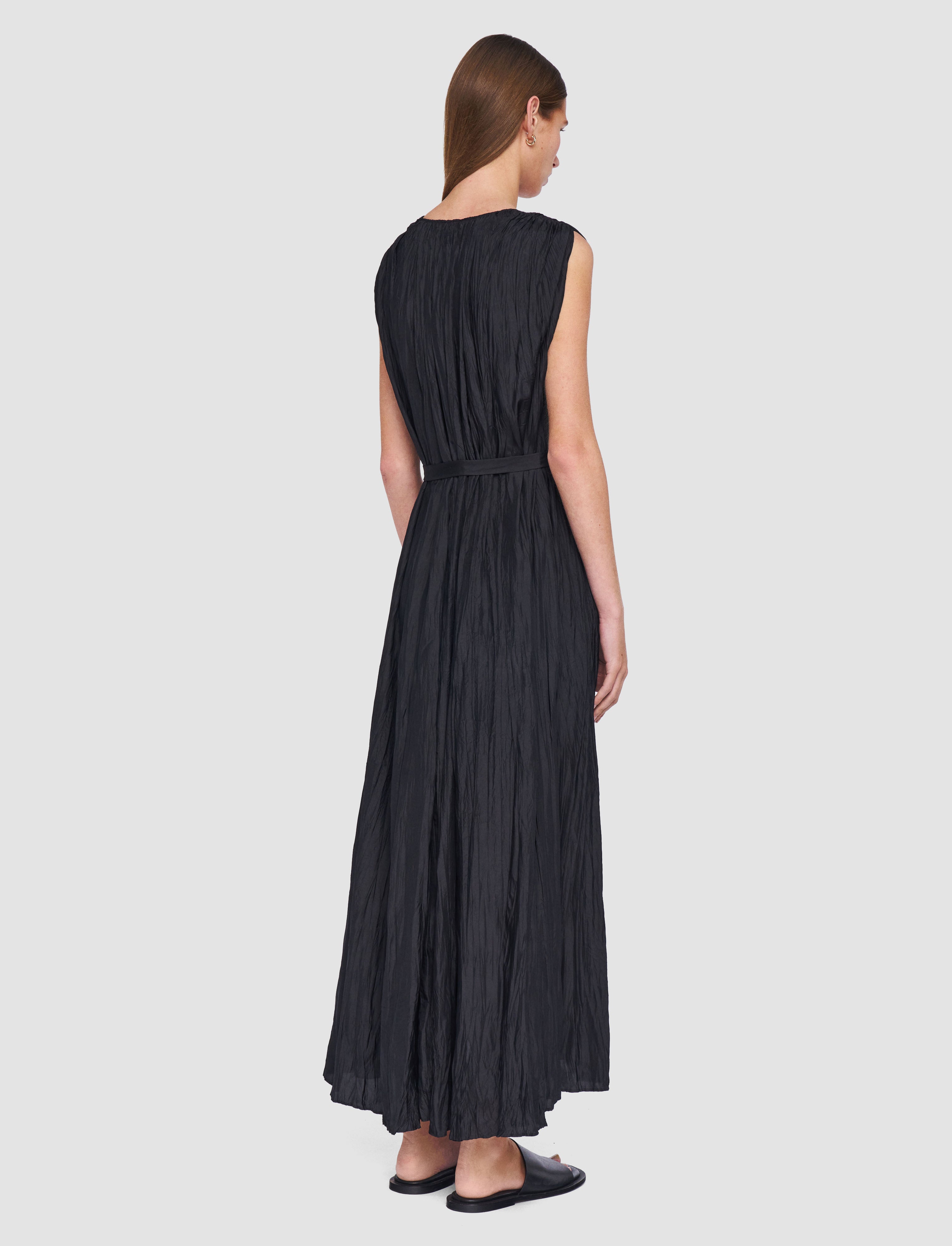 noir-robe-martini-en-soie-habotai-JOSEPH