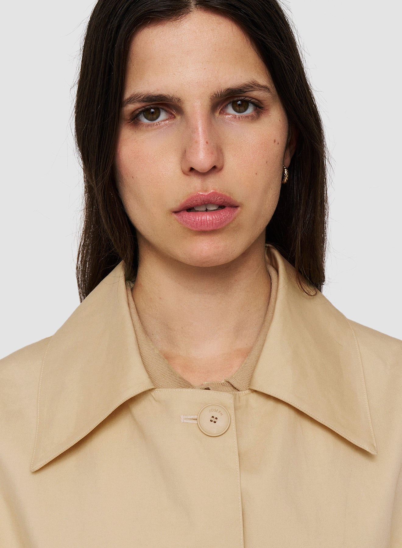 beige-trench-coat-lowendale-contrecolle-JOSEPH