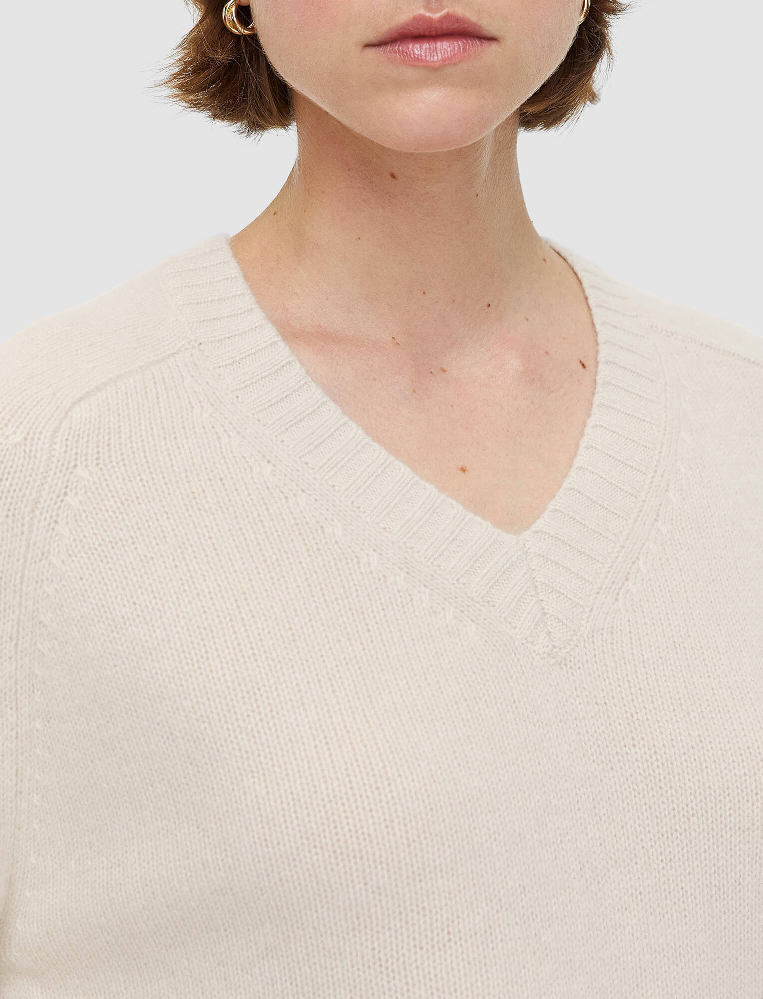beige-open-cashmere-v-neck-jumper-JOSEPH