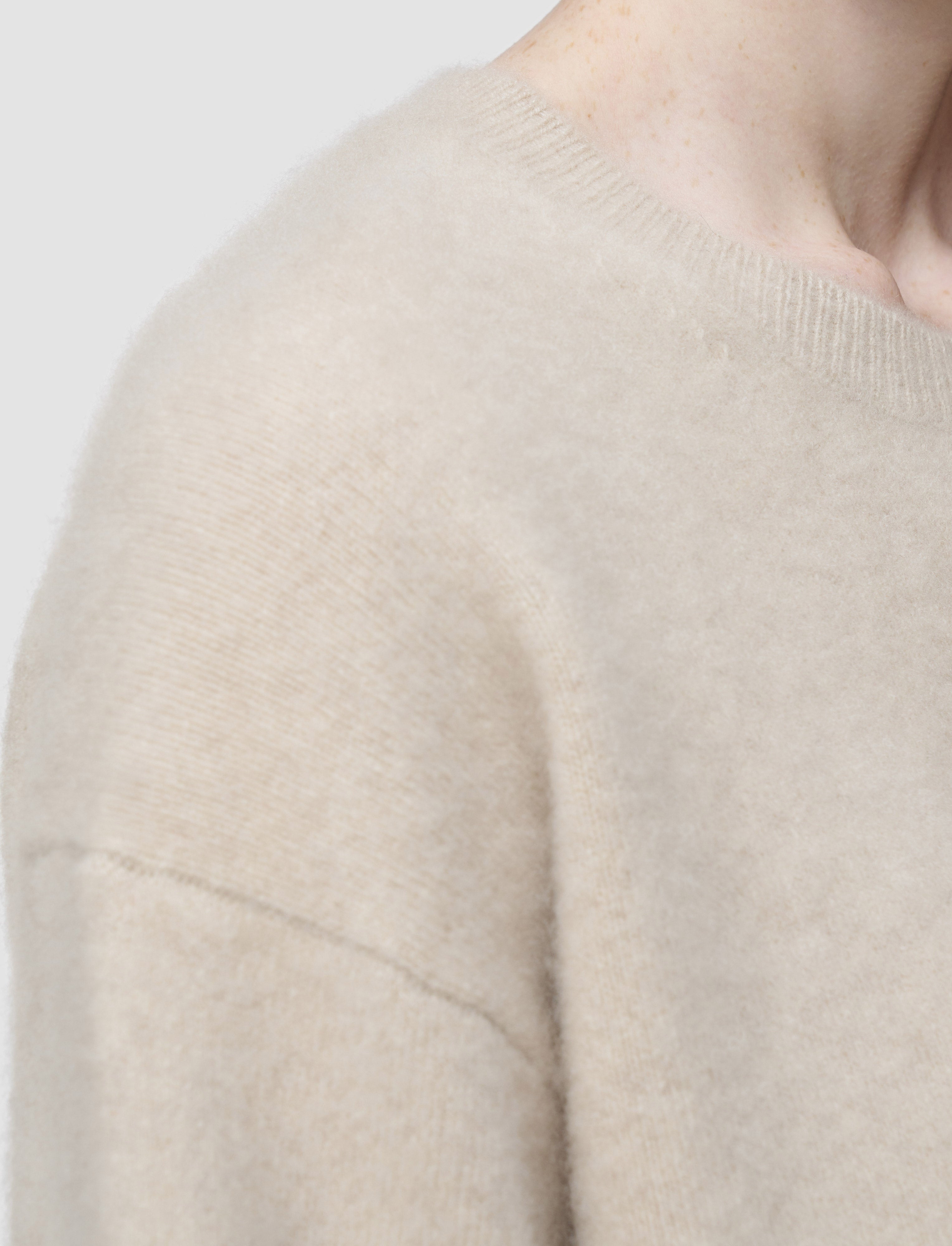 beige-pull-col-rond-en-cachemire-brosse-JOSEPH