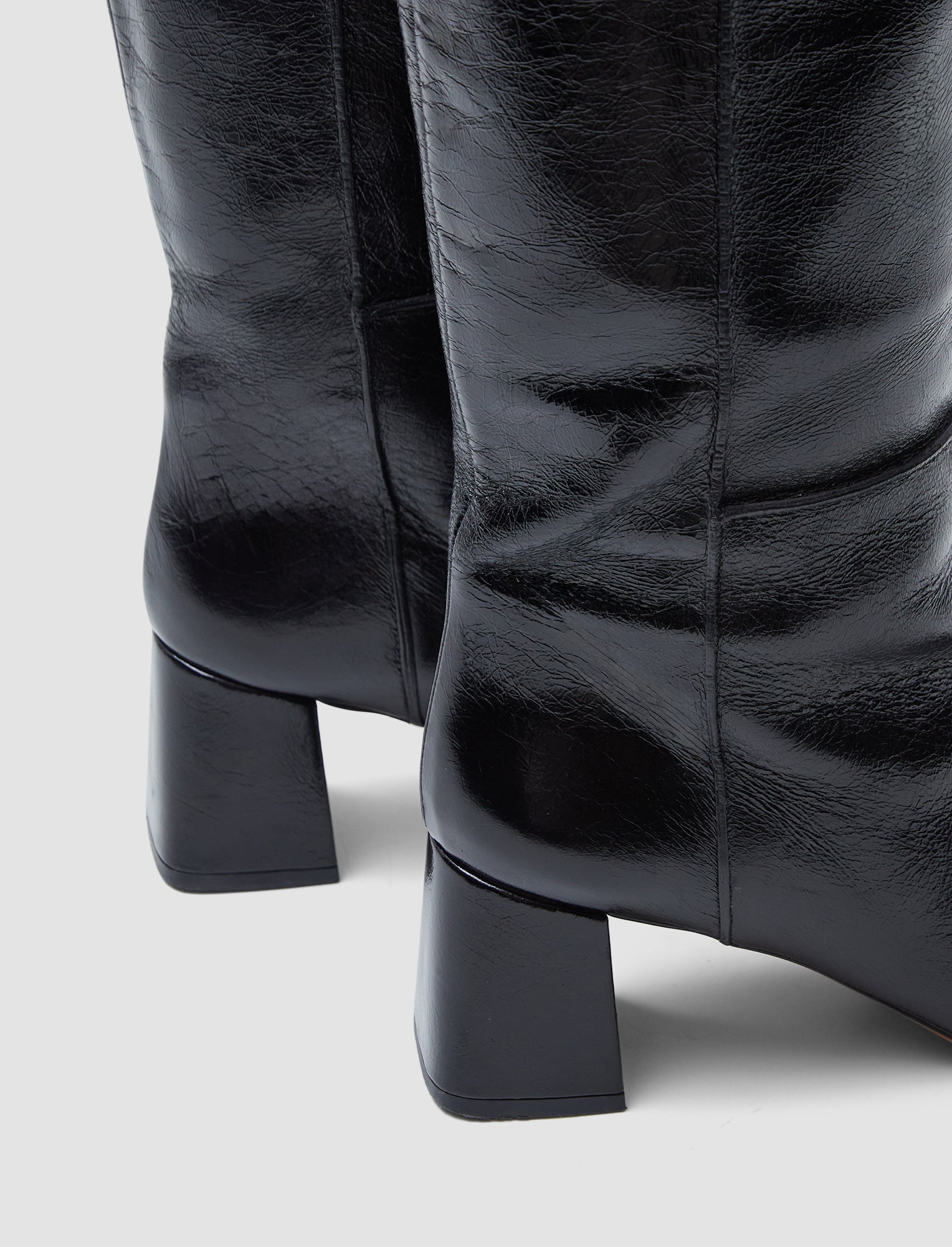 noir-bottes-montantes-en-cuir-verni-a-talon-JOSEPH