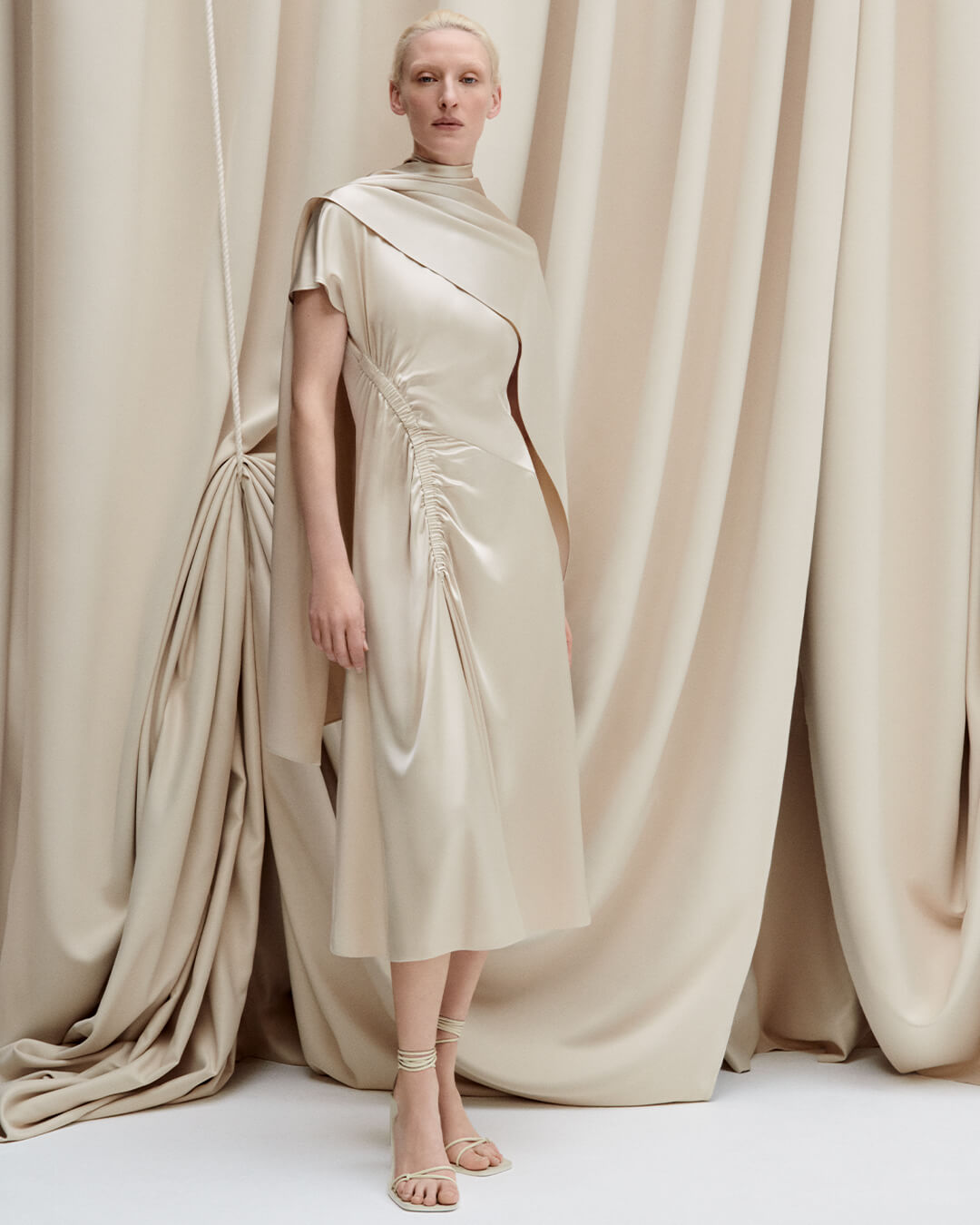 beige-robe-geegee-froncee-en-satin-de-soie-JOSEPH
