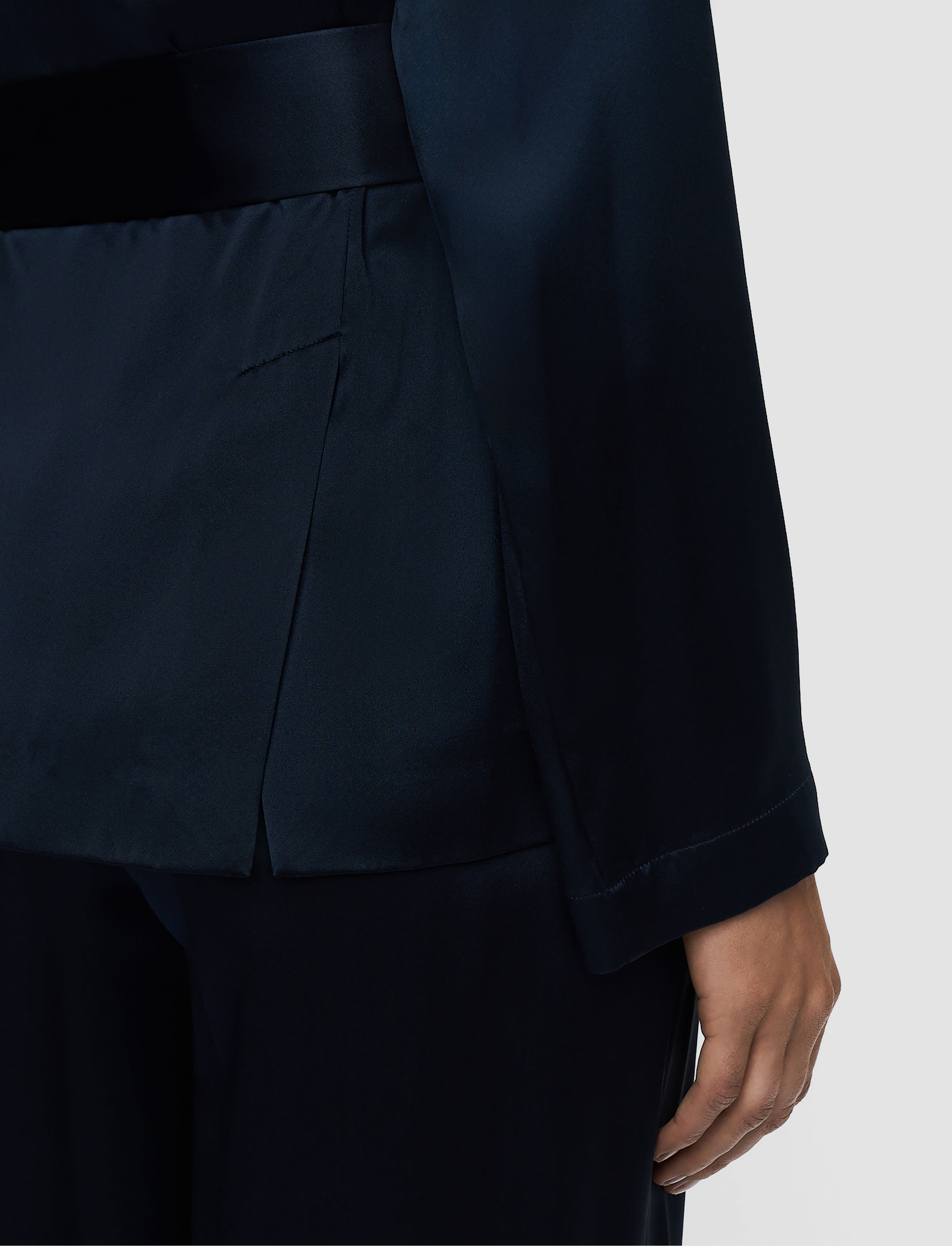 bleu-veste-archer-en-satin-de-soie-JOSEPH