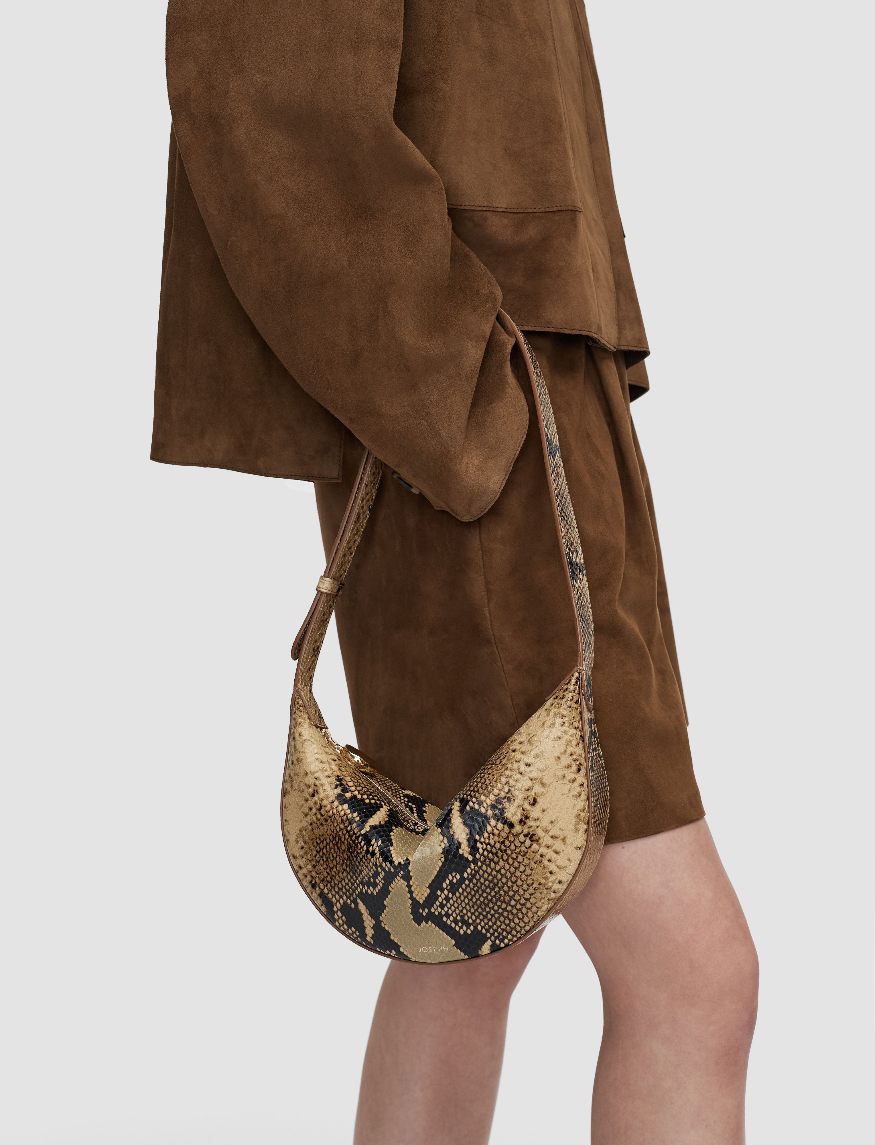 marron-sac-bean-en-cuir-effet-serpent-JOSEPH