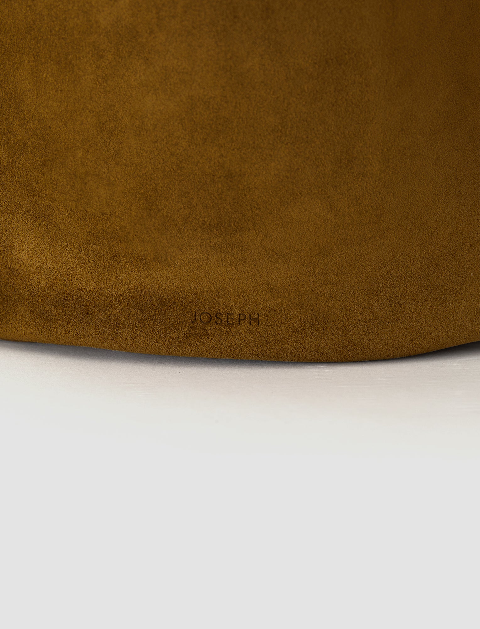 marron-sac-bucket-en-daim-JOSEPH