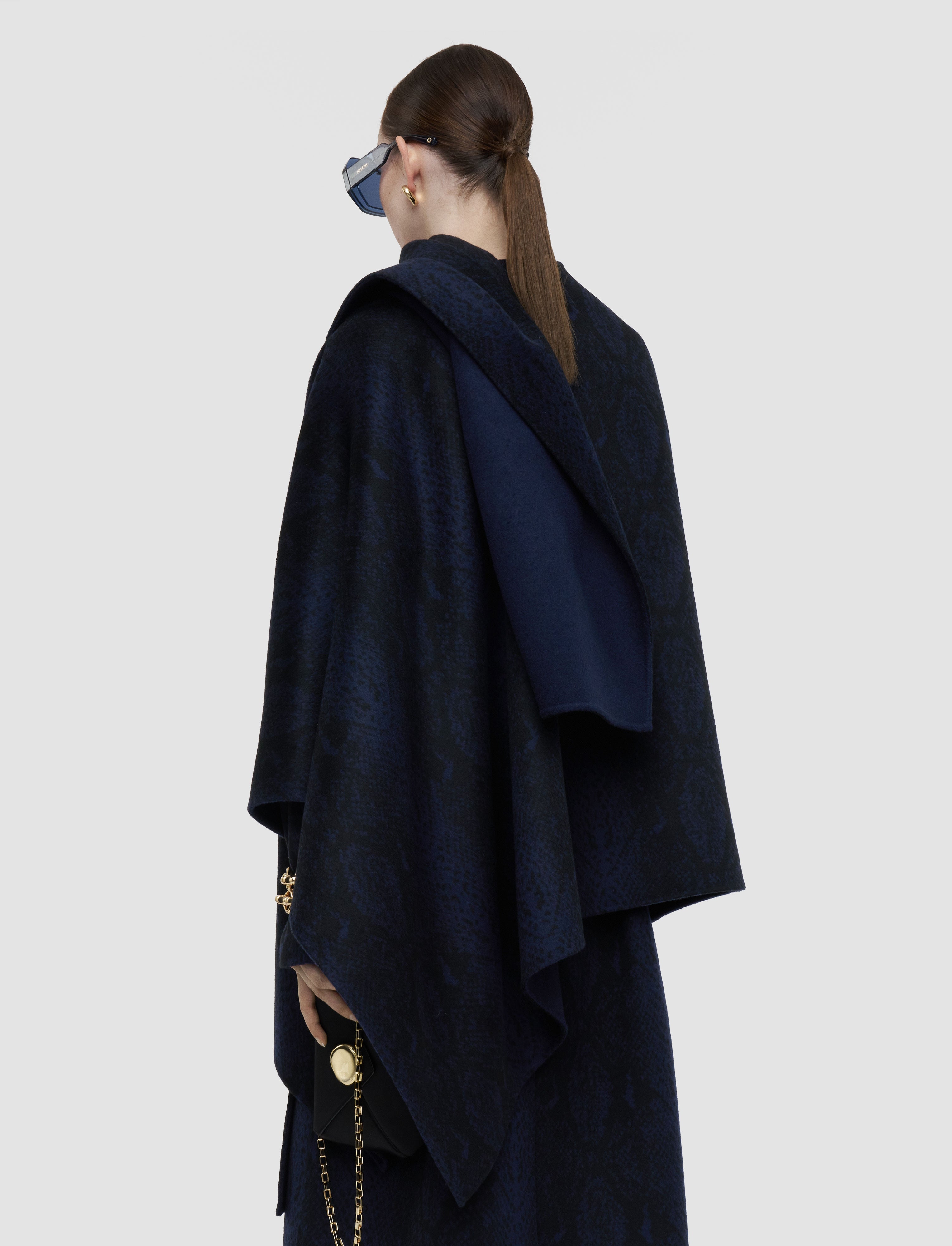 bleu-cape-cassidy-a-double-face-en-jacquard-serpent-JOSEPH