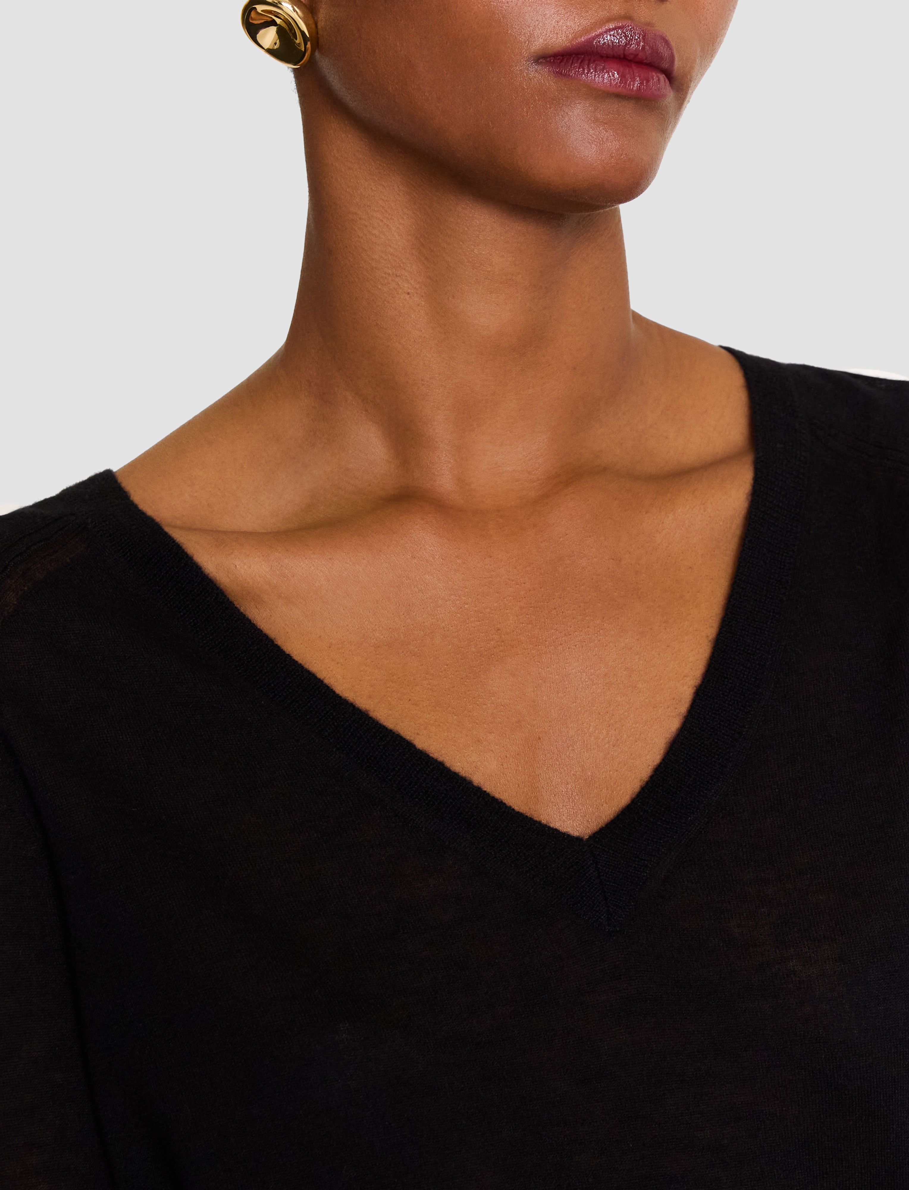 noir-pull-col-v-cetus-en-cashair-JOSEPH