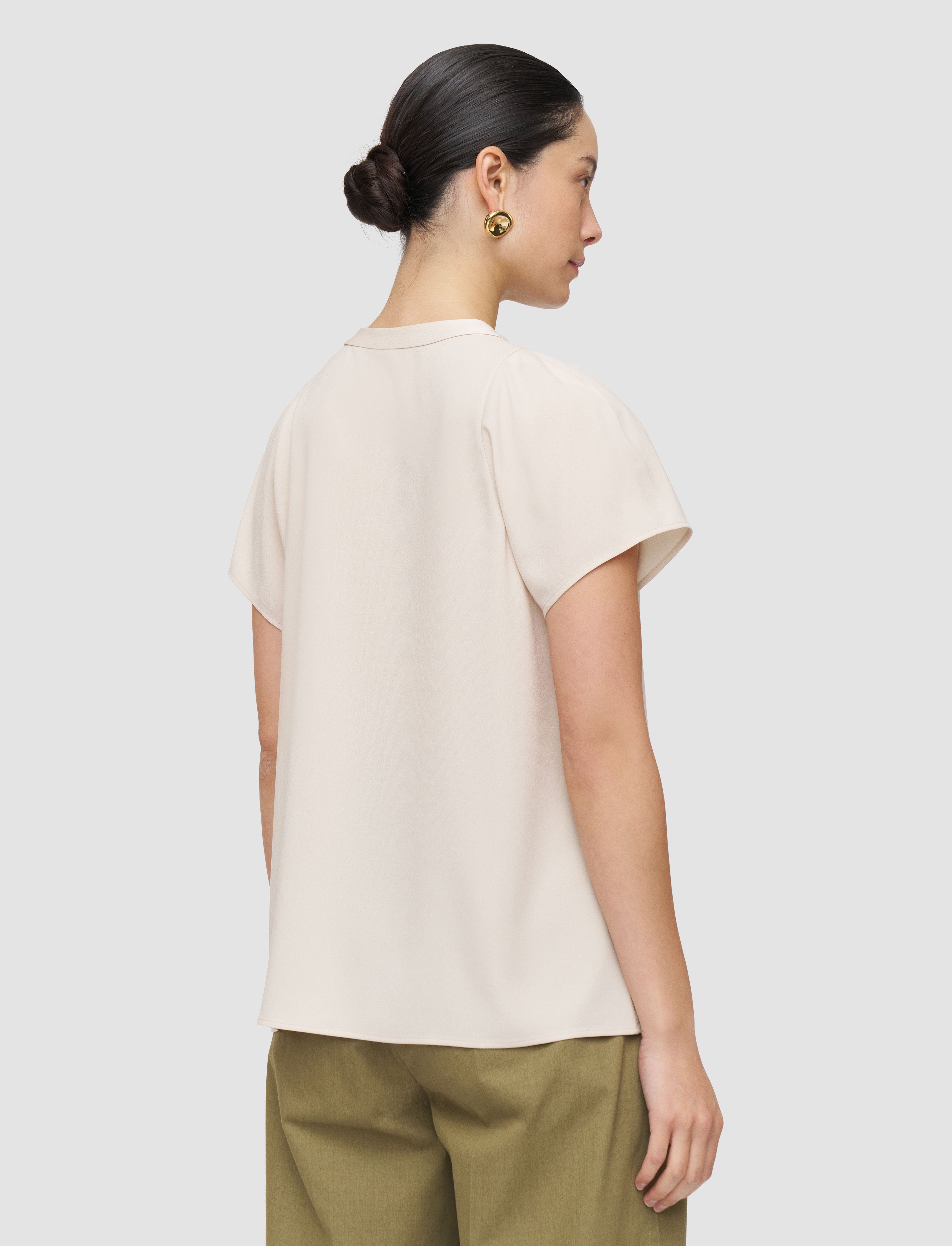 ベージュ-donna-crepe-トップス-JOSEPH