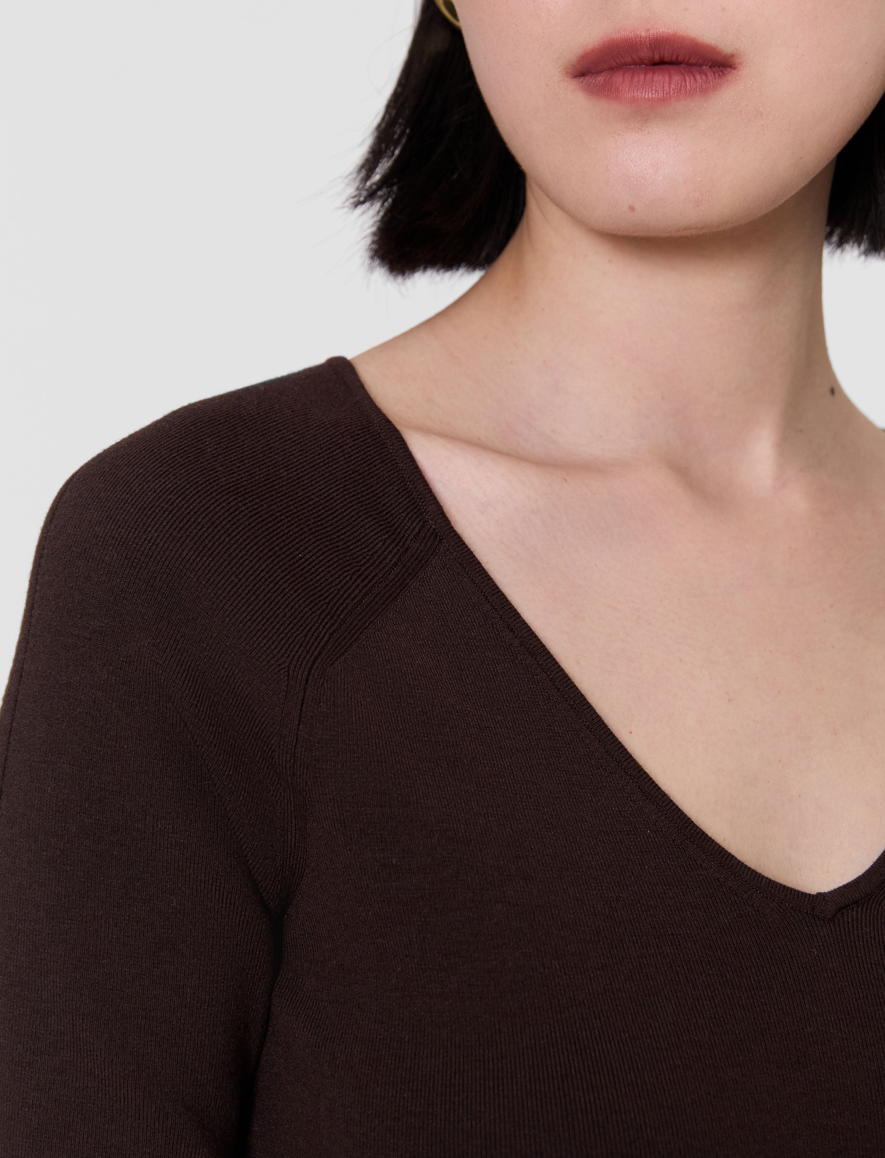 brun-top-col-v-elly-en-stretch-de-soie-JOSEPH