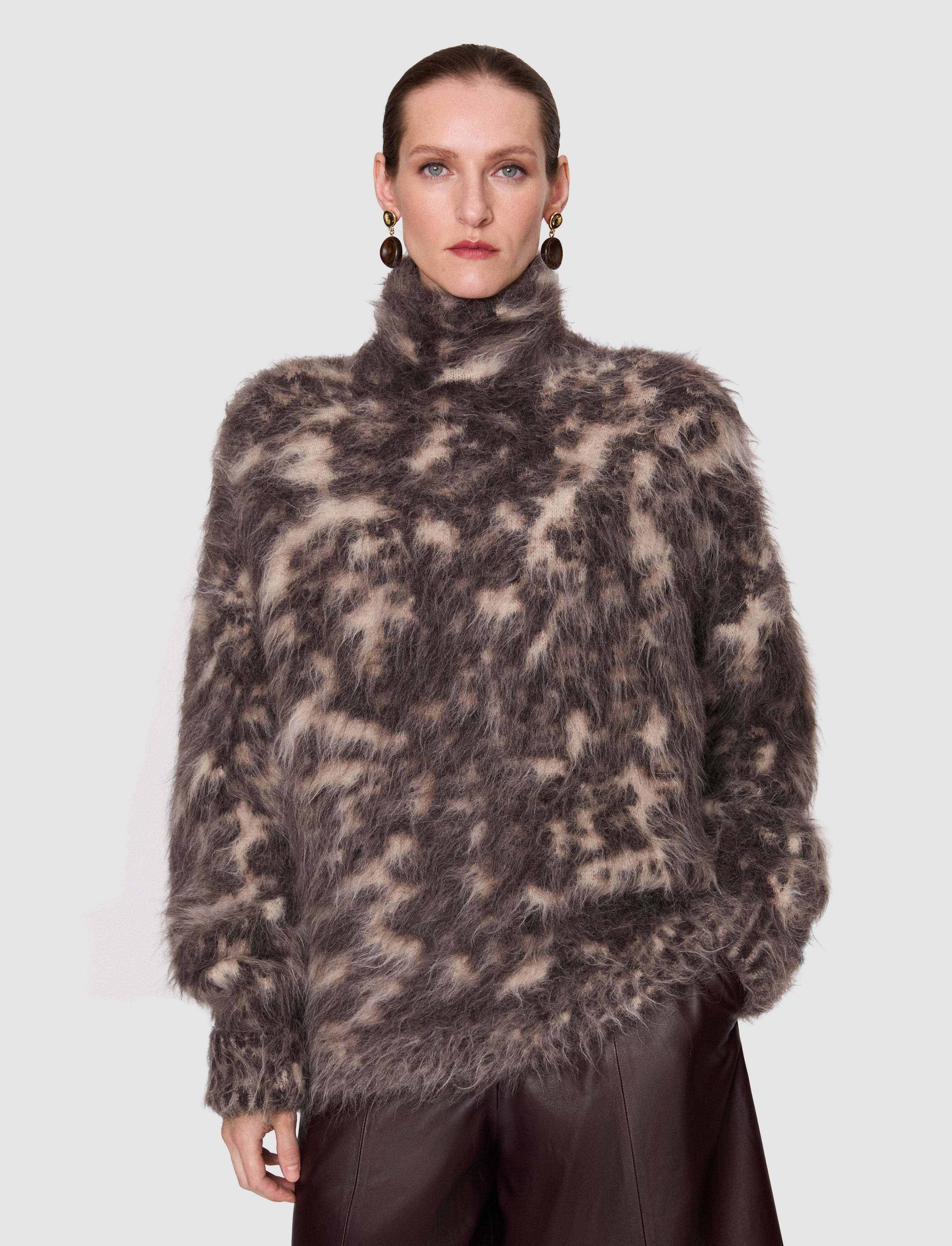 marron-pull-esme-en-alpaga-duveteux-JOSEPH