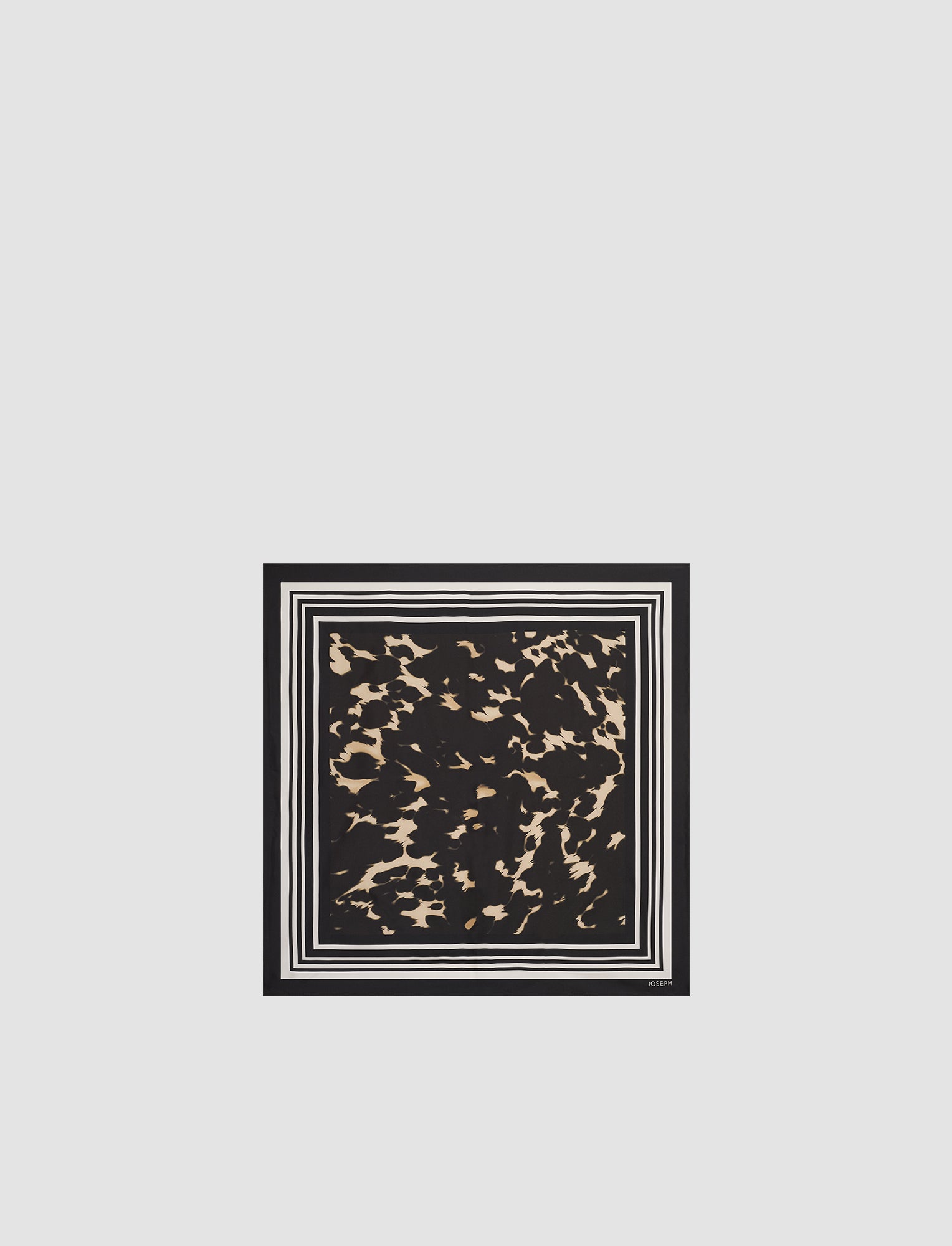 marron-grand-foulard-everly-en-soie-JOSEPH