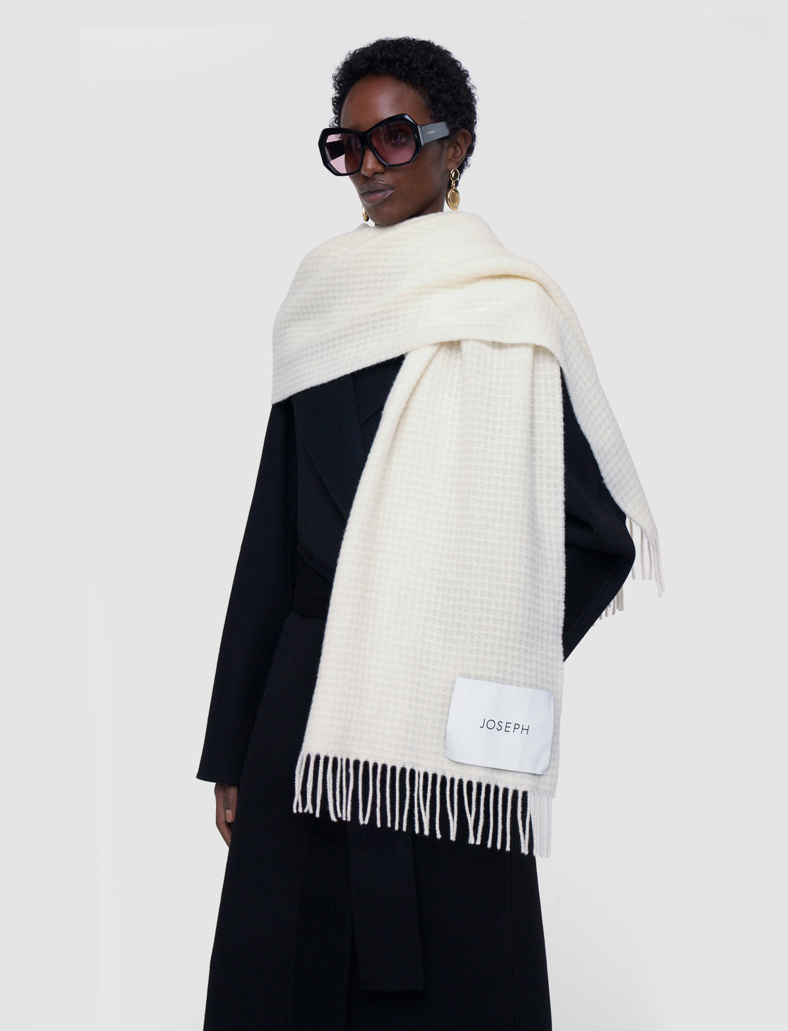 white-flora-waffle-wool-scarf-JOSEPH