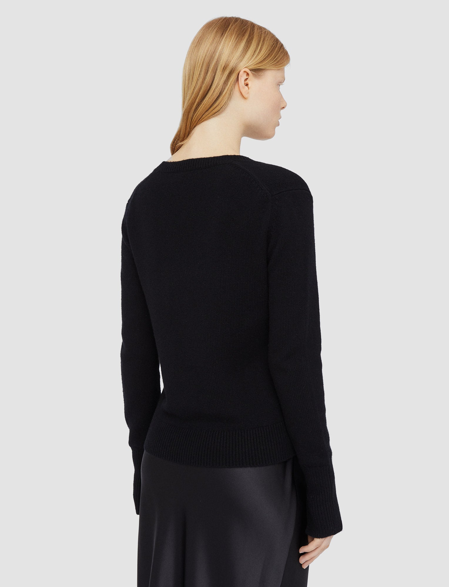 black-pure-cashmere-v-neck-jumper-JOSEPH