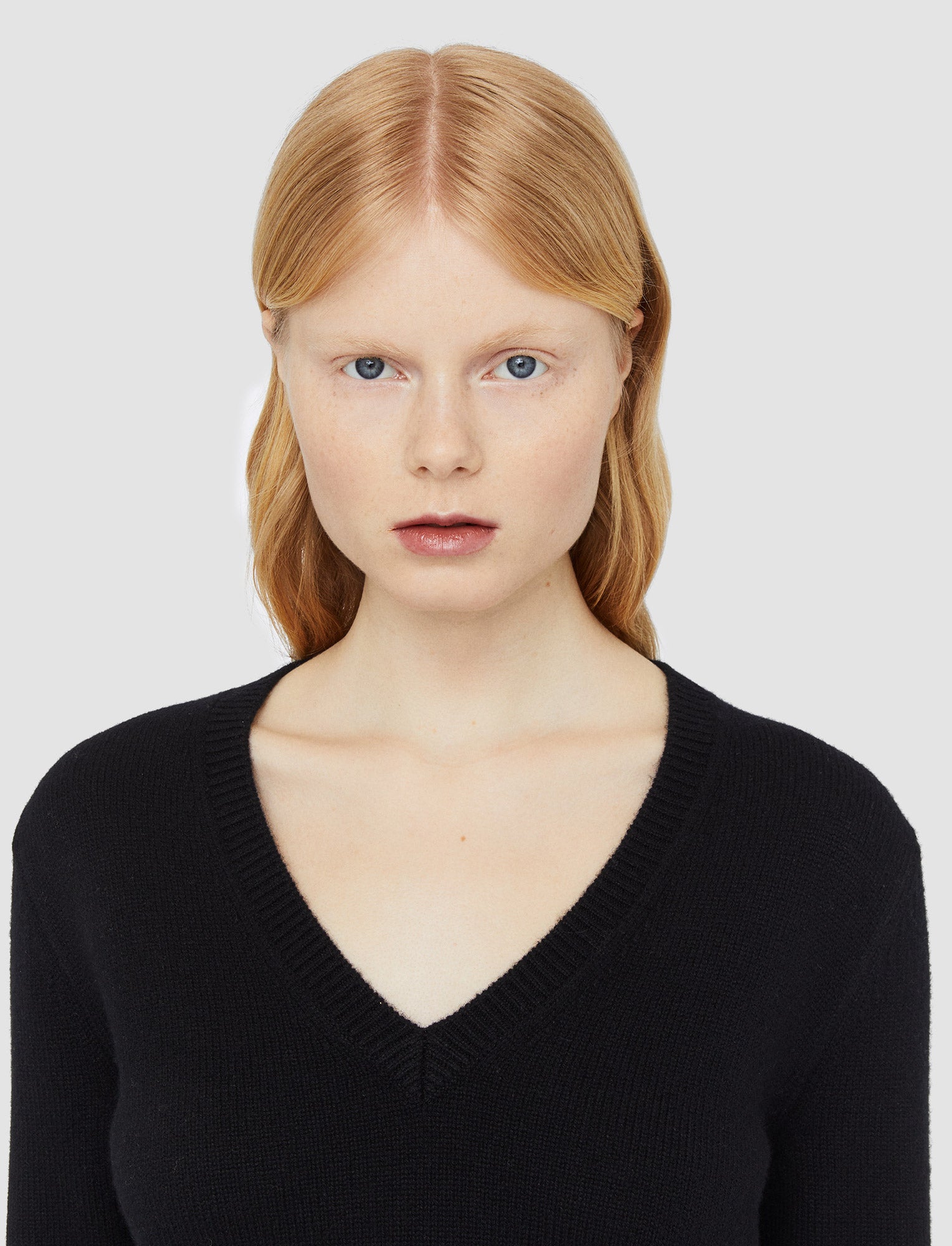 black-pure-cashmere-v-neck-jumper-JOSEPH