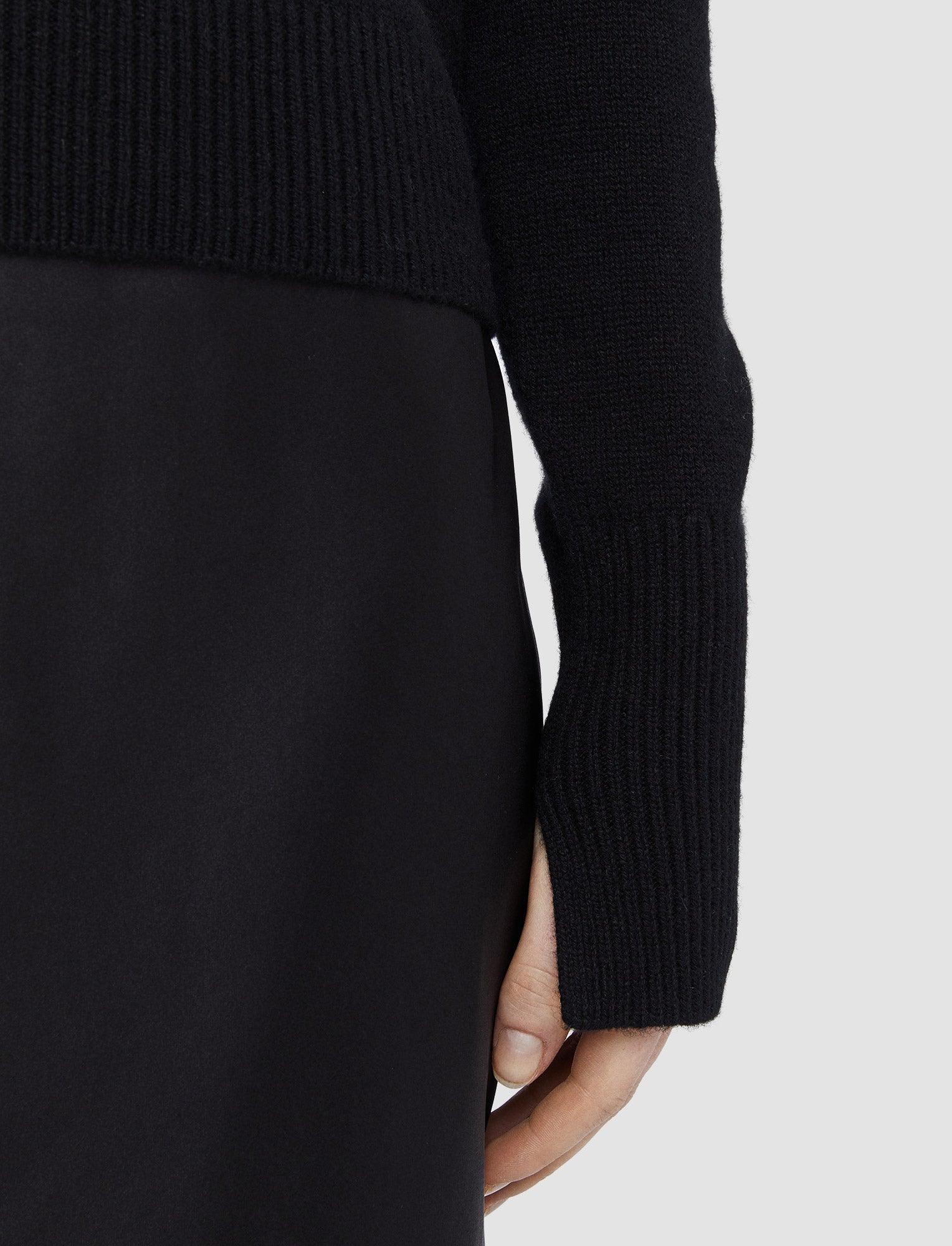 black-pure-cashmere-v-neck-jumper-JOSEPH