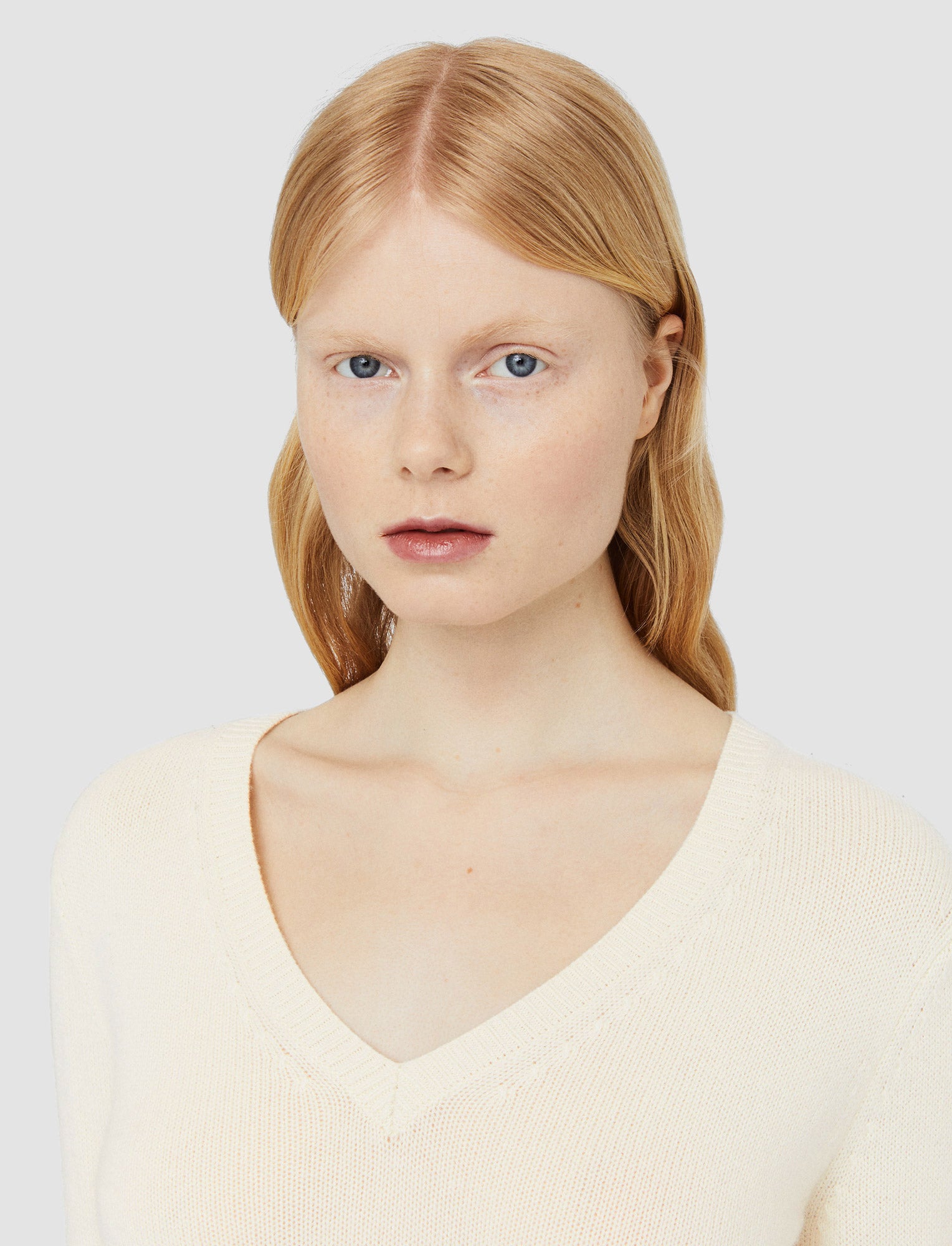 white-pure-cashmere-v-neck-jumper-JOSEPH