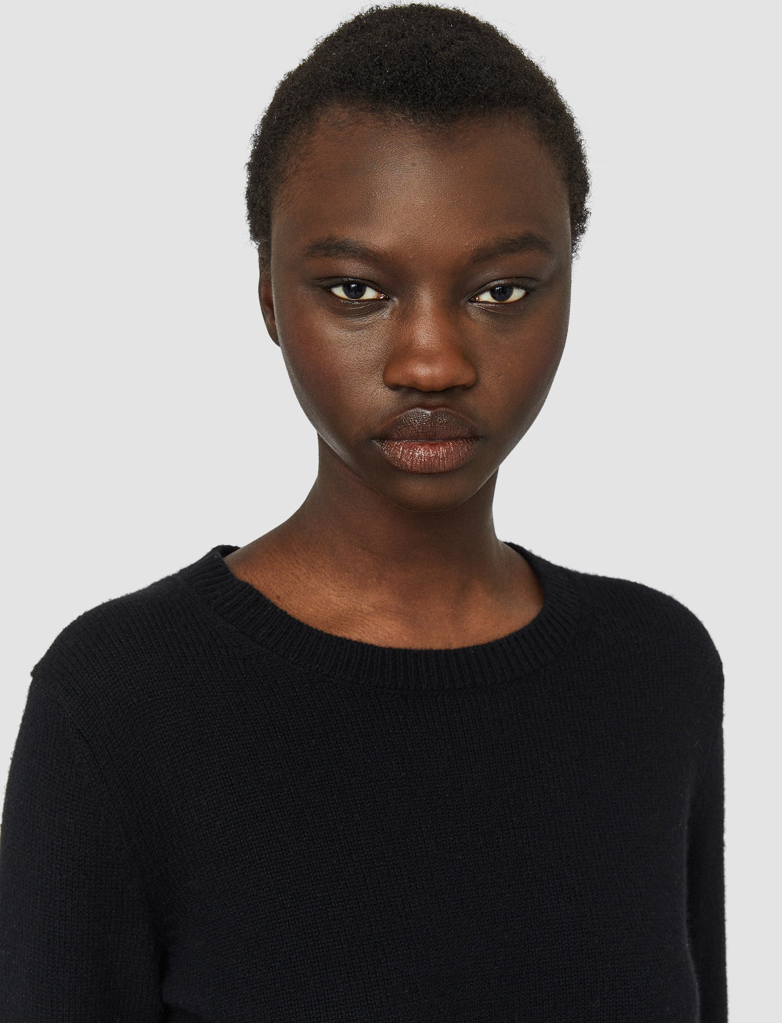 black-pure-cashmere-round-neck-jumper-JOSEPH