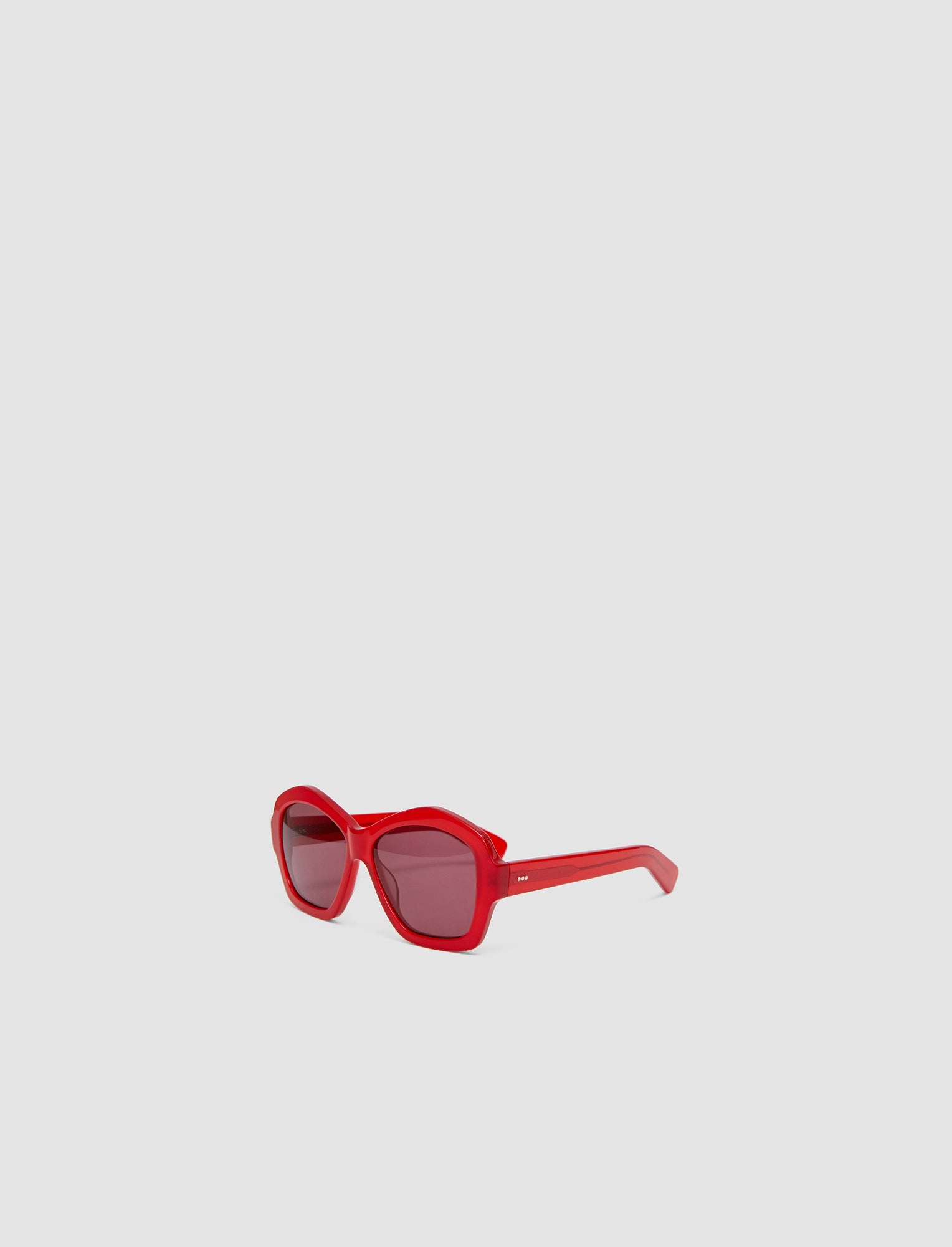 rouge-lunettes-de-soleil-rondes-JOSEPH